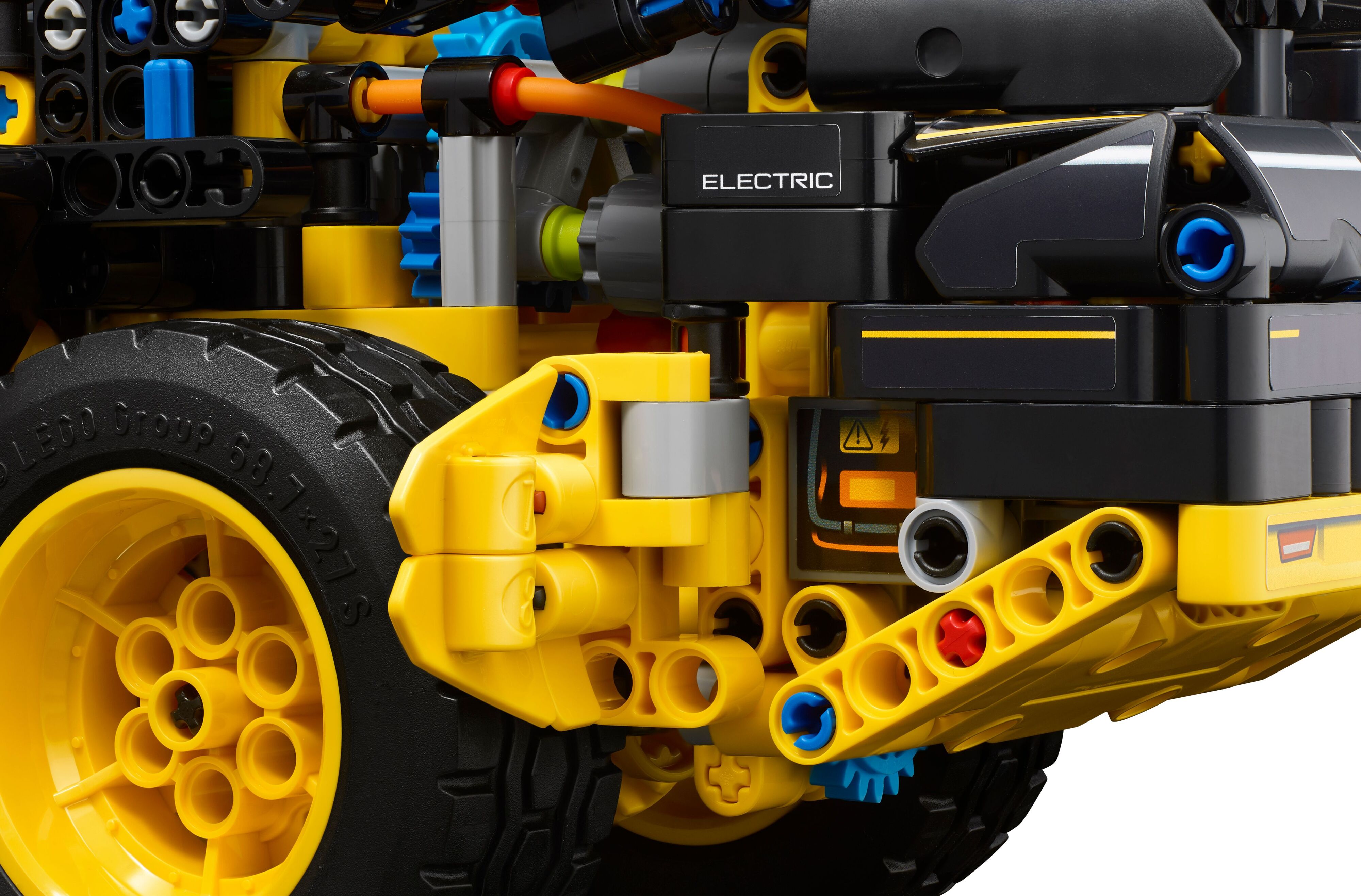 LEGO 42209 Technic Колесный загрузчик Volvo L120 Electric фото 6