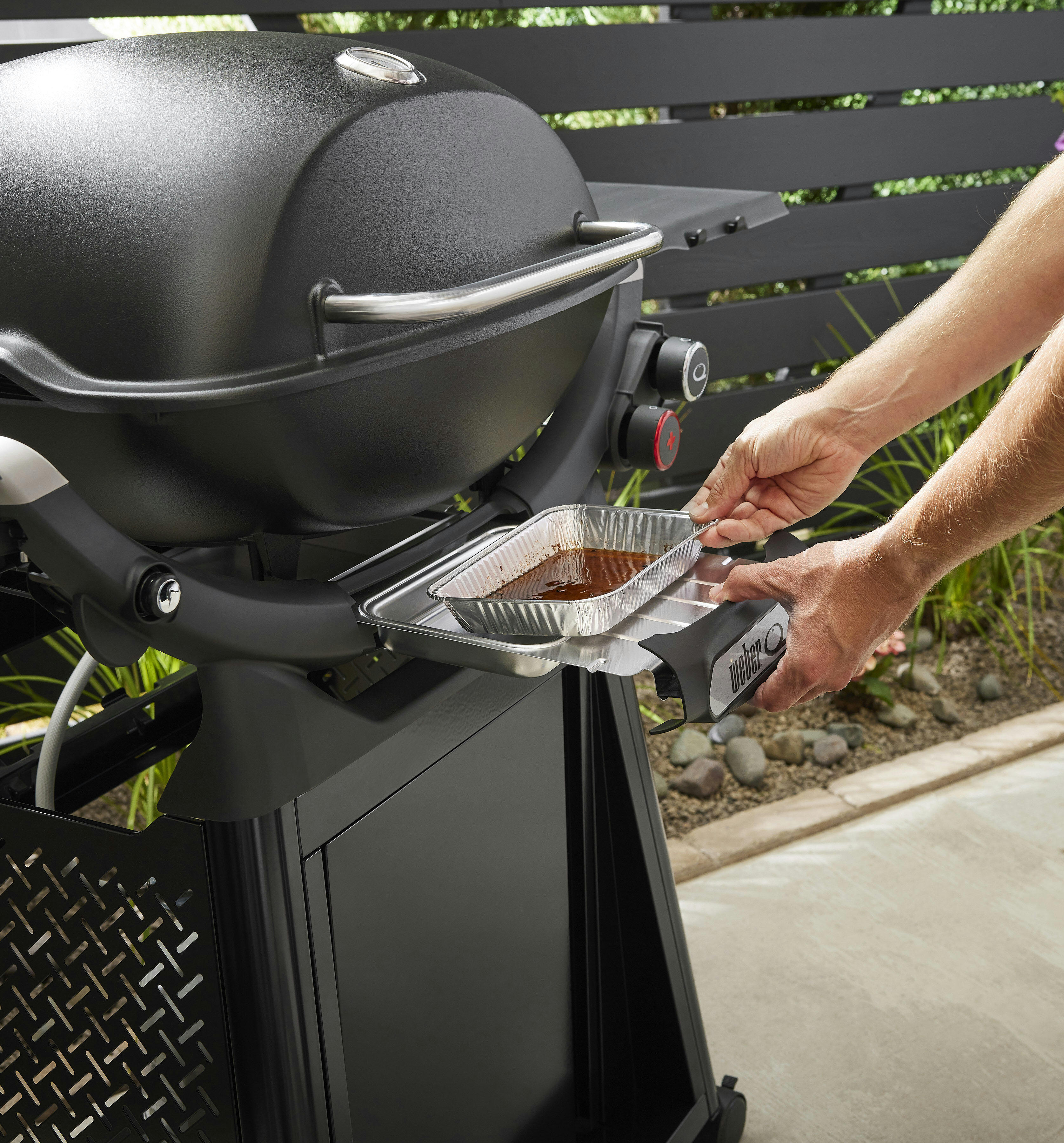 Гриль газовий Weber Q1200N з бічними столиками, чорний (1501070)фото6