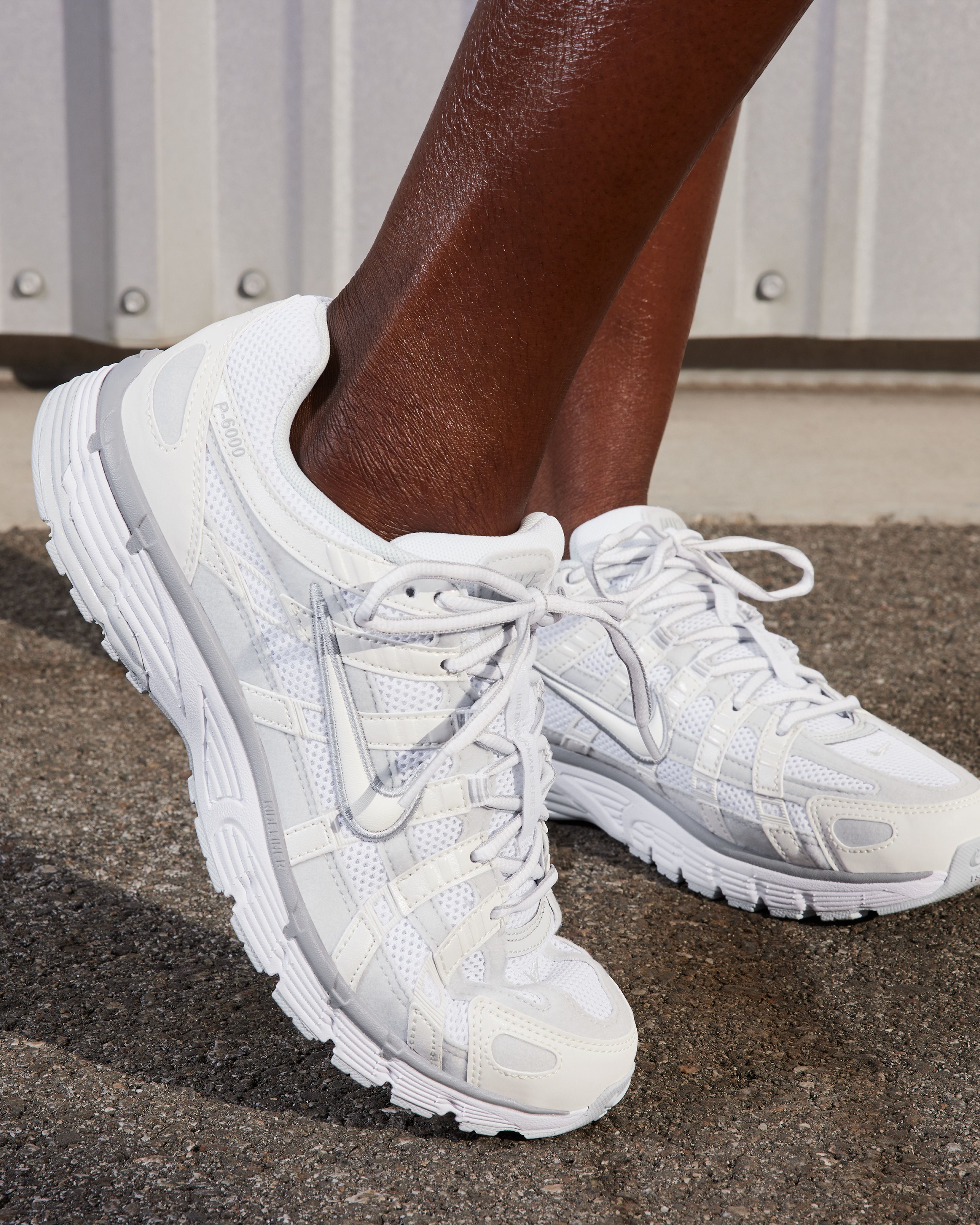 Кросівки жіночі Nike Wmns P-6000 FV6603-101 6.5 (37.5 US) сіріфото9