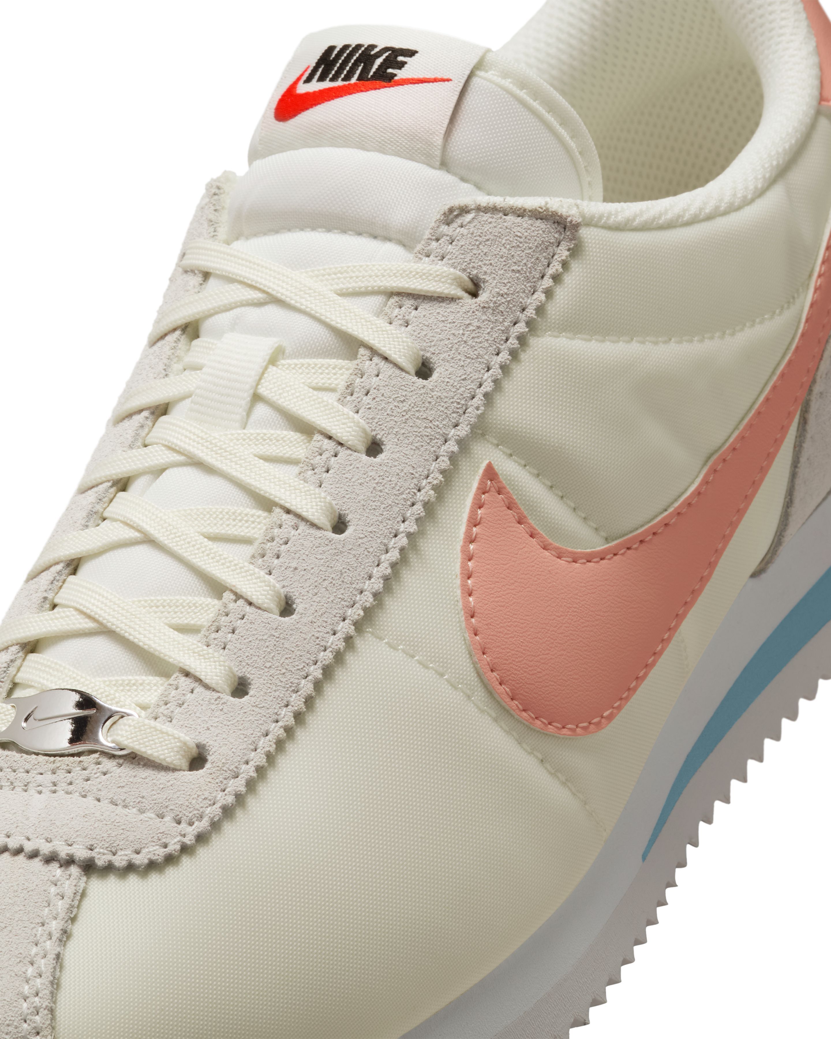 Кроссовки женские Nike W Cortez IF1764-100 8 (39 US) молочные фото 
