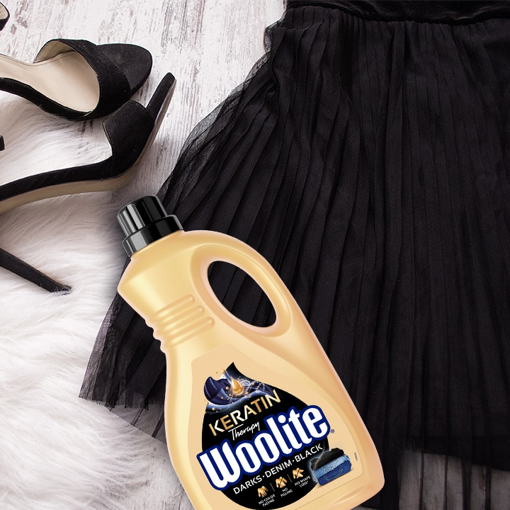 Гель для прання Woolite для чорних та джинсових тканин з кератином 2.7 лфото