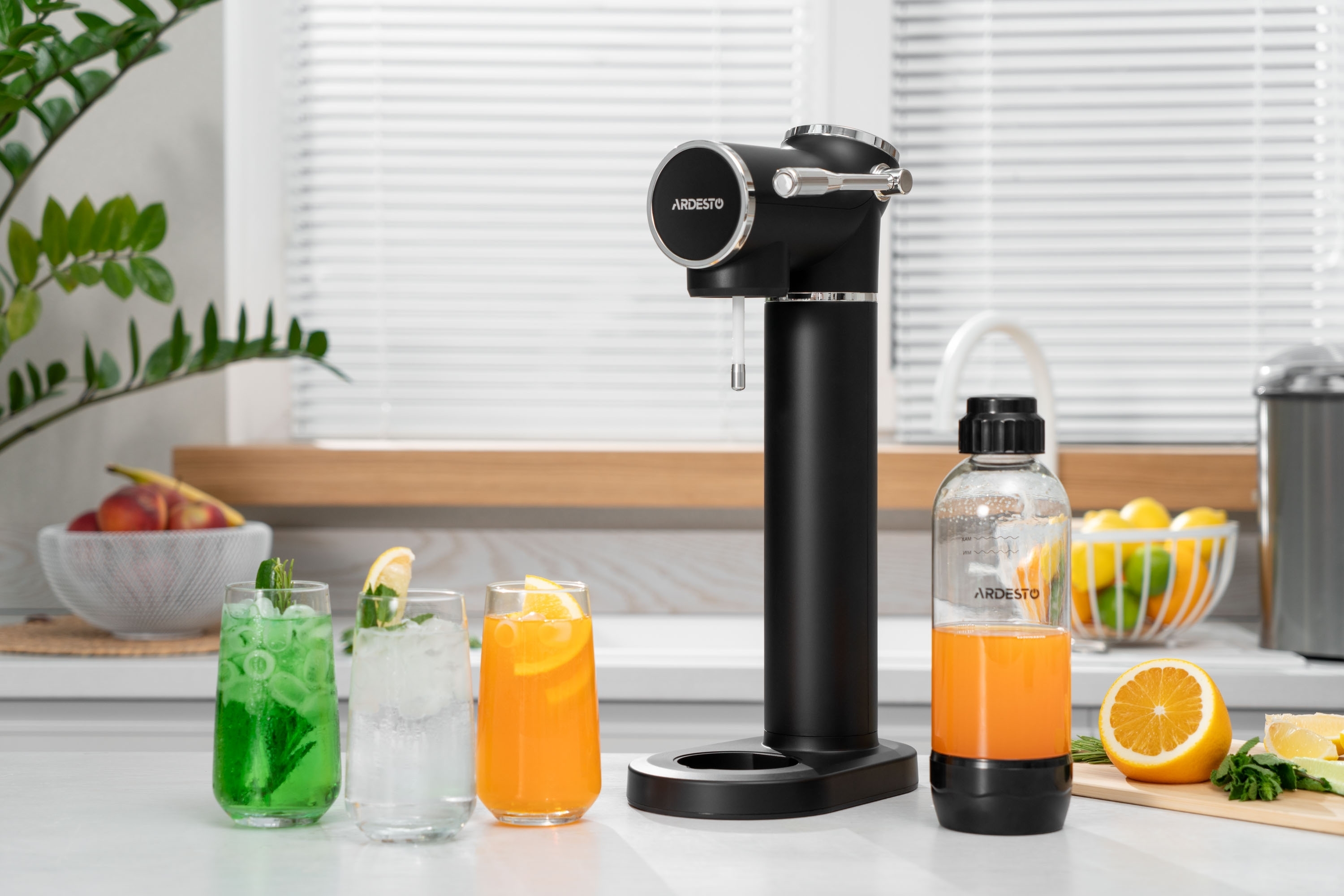 Комплект Холодильник Whirlpool W7X81OOX0 + Сифон для газирования воды Ardesto G7 SMW-02B фото 31