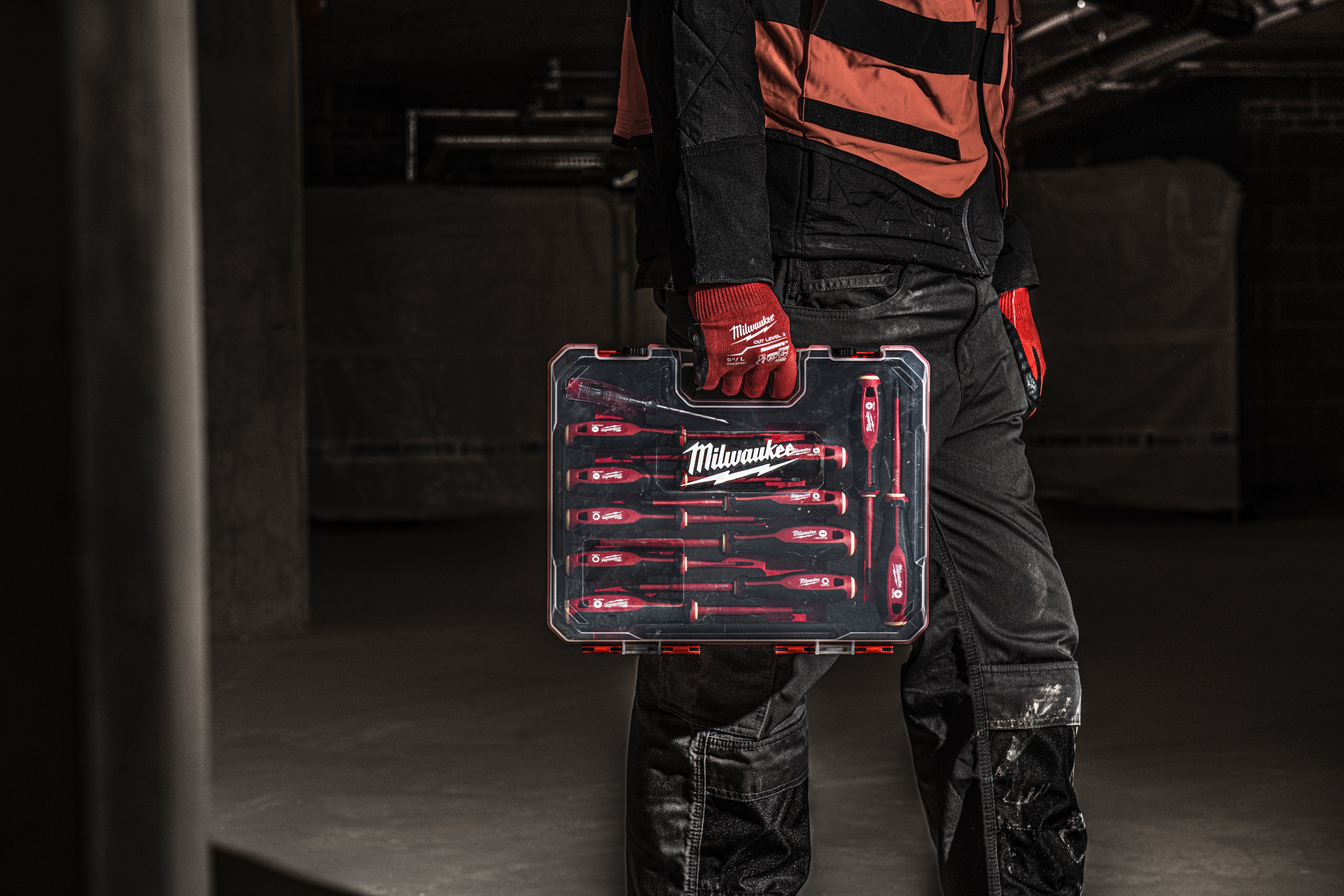 Отвертки Milwaukee набор 12шт, диэлектрические, SL,PH,PZ,TX, тестер, кейс (4932479095) фото 