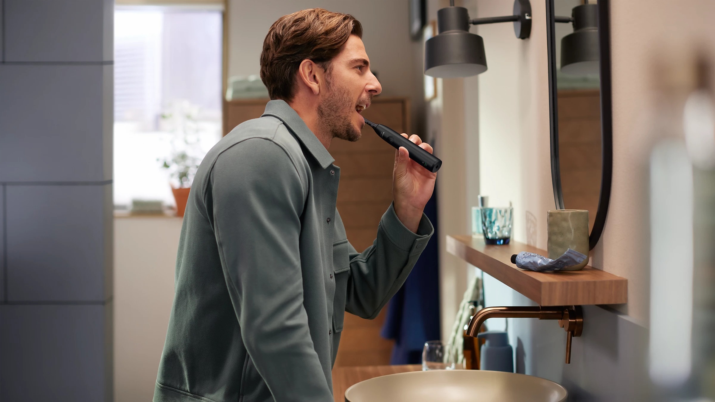 Электрическая зубная щетка Philips Sonicare 5300 Series HX7101/02 фото 9