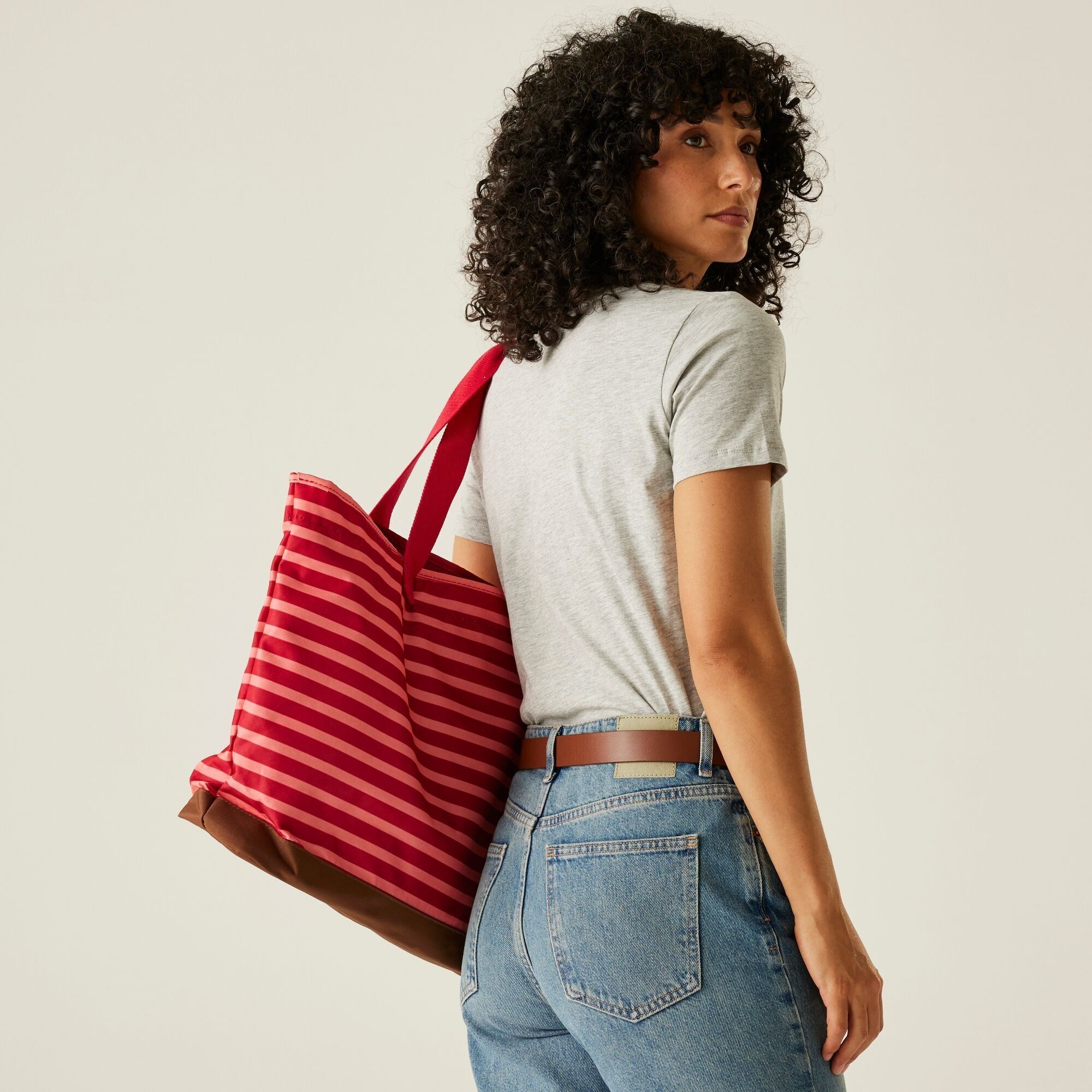 Футболка женская Regatta FilandraIX RWT327-5L8 10 серая фото 5