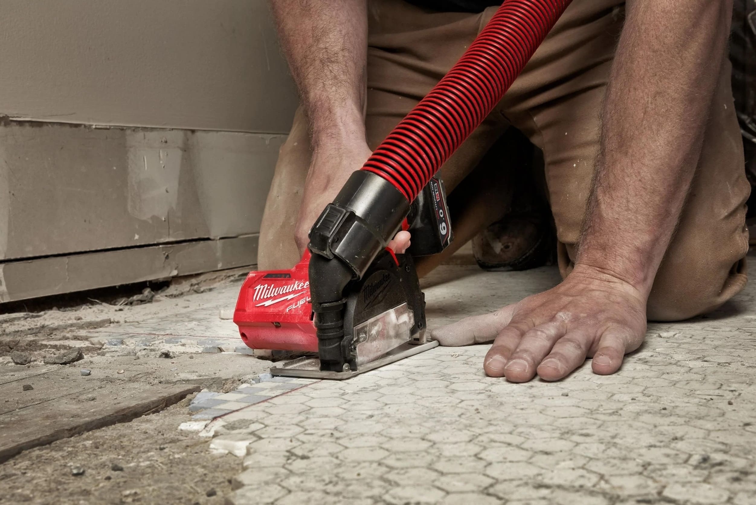 Шлифмашина угловая аккумуляторная Milwaukee M12 FCOT без АКБ и ЗУ (4933464618) фото 16