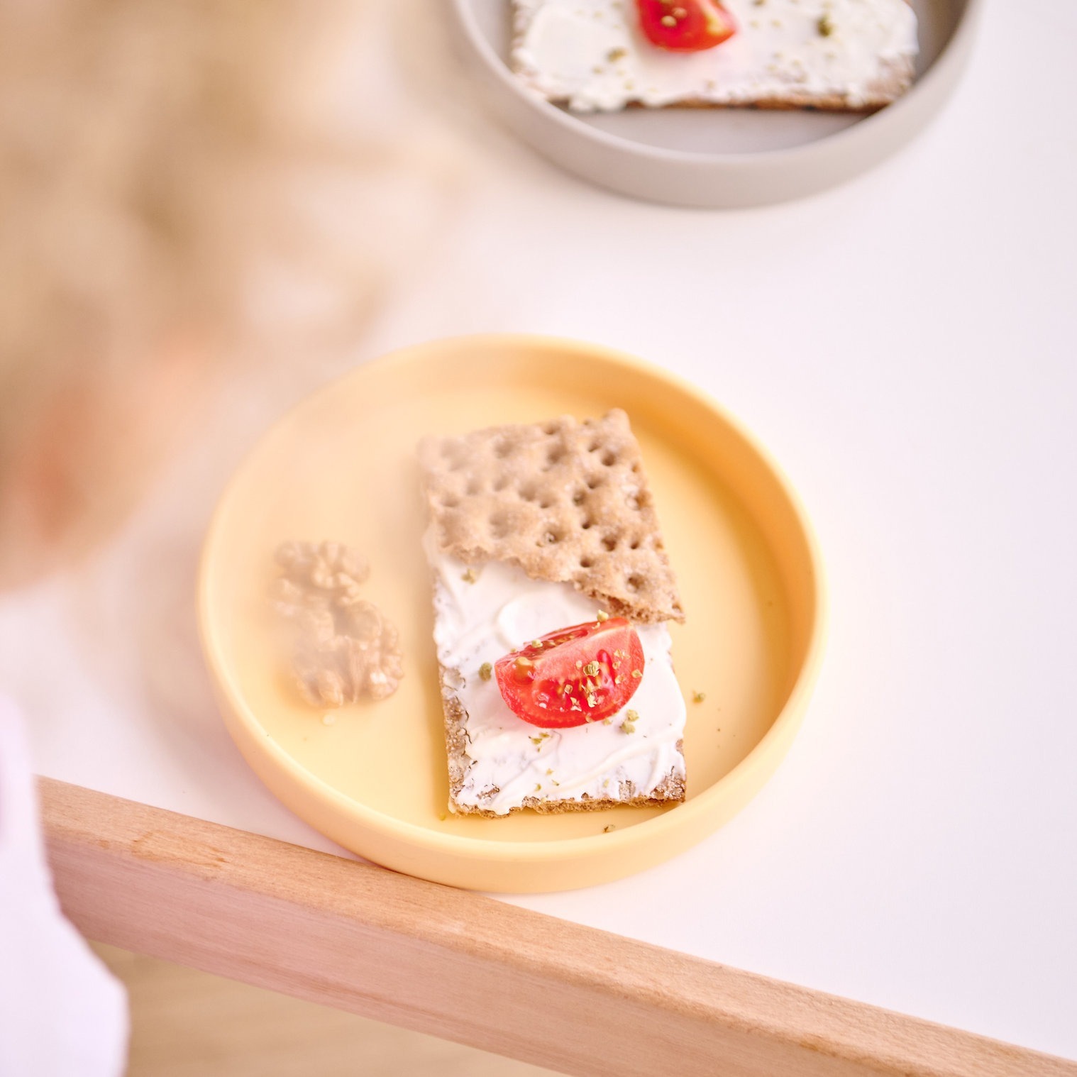 Тарілка силіконова MinikOiOi BASICS - Mellow Yellow (101050106)фото2