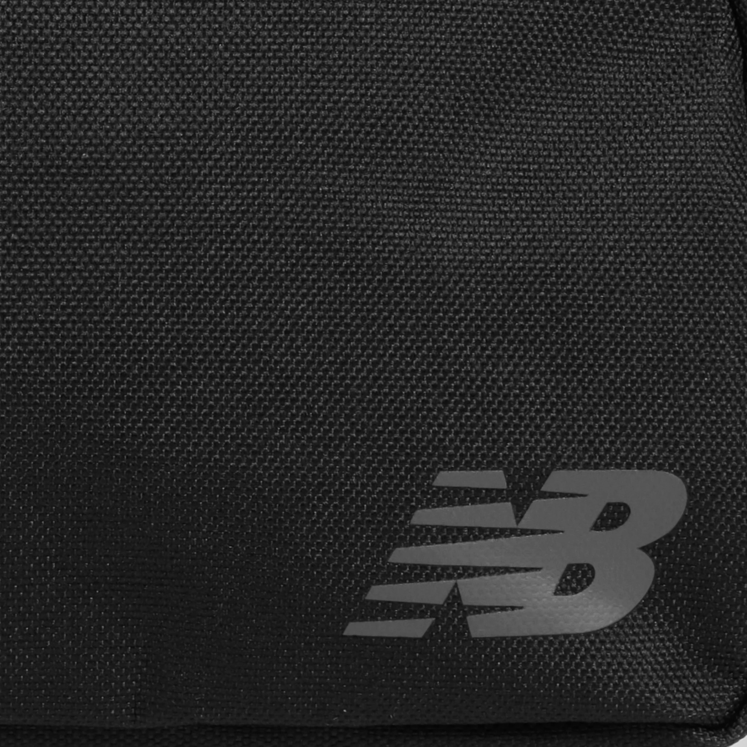 Сумка New Balance Waist Bag Essential LAB53513BK чорнафото5