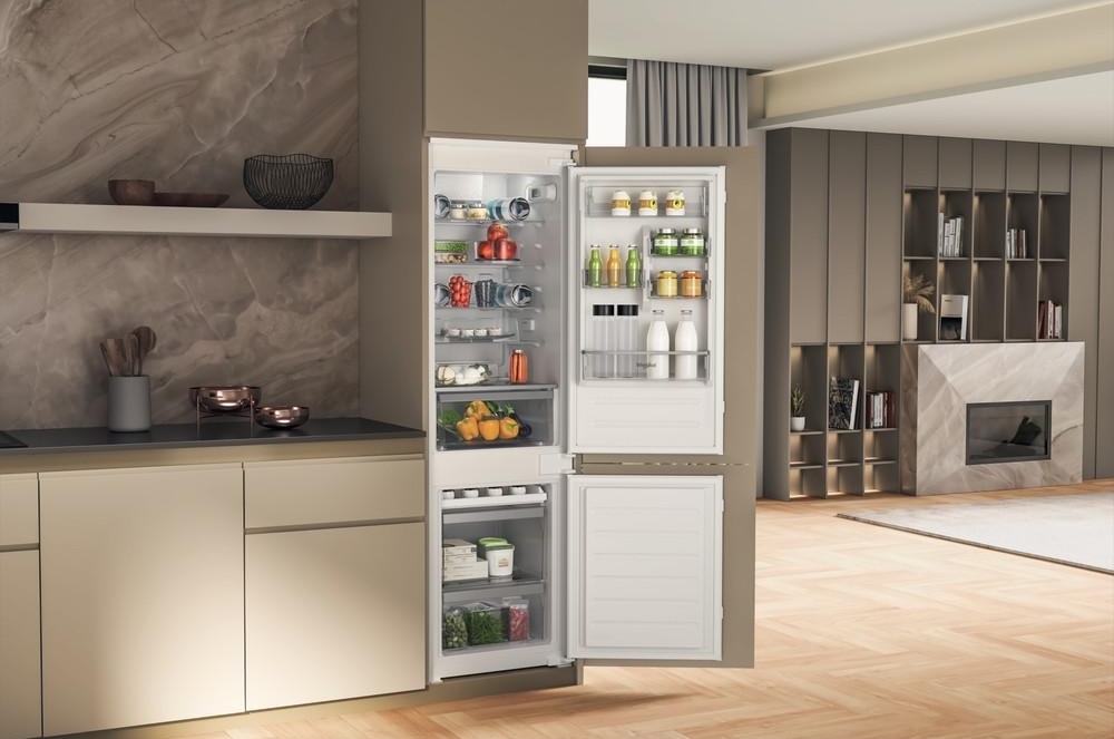 Встраиваемый холодильник Whirlpool WHC18D011C1SF фото 5