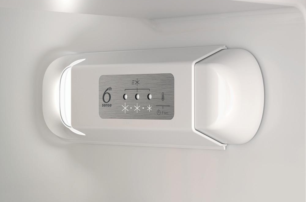 Встраиваемый холодильник Whirlpool WHC18D011C1SF фото