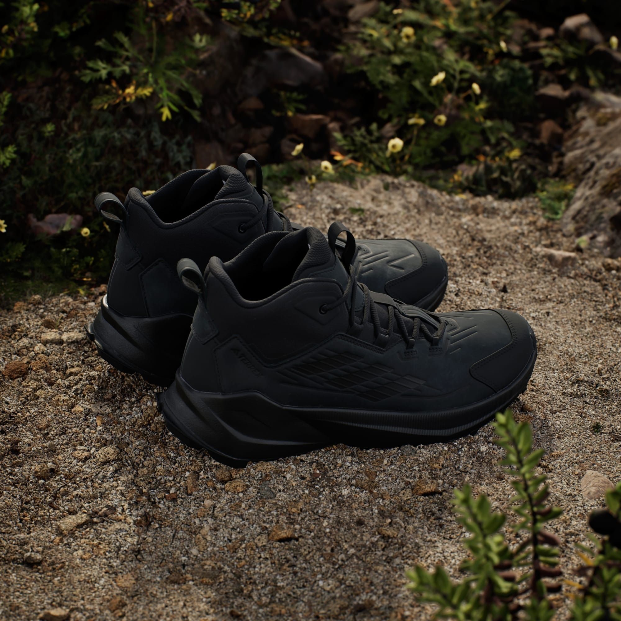 Черевики чоловічі Adidas Terrex Trailmaker 2 Mid Lea ID0888 40 (6.5 UK) чорніфото