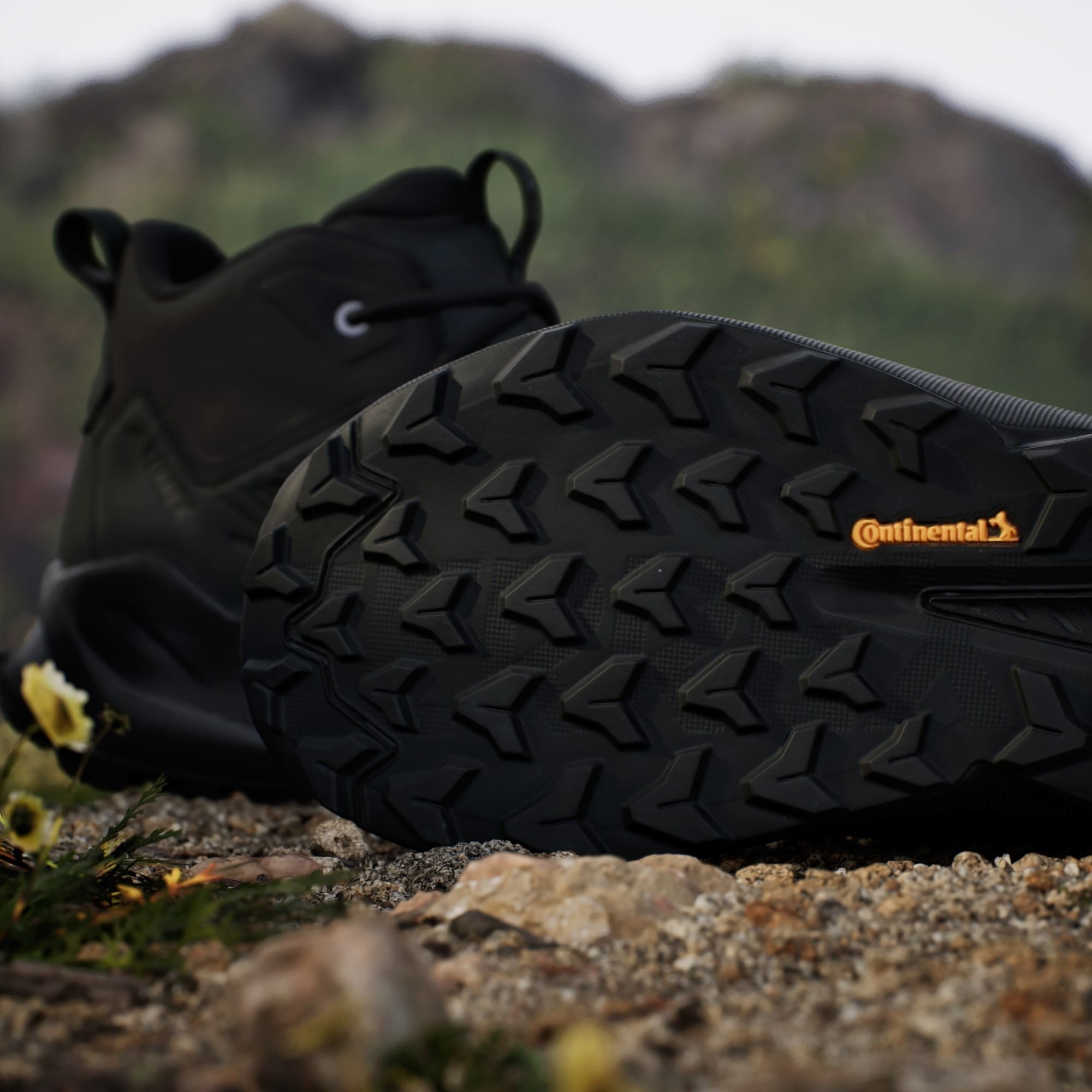 Черевики чоловічі Adidas Terrex Trailmaker 2 Mid Lea ID0888 40 (6.5 UK) чорніфото