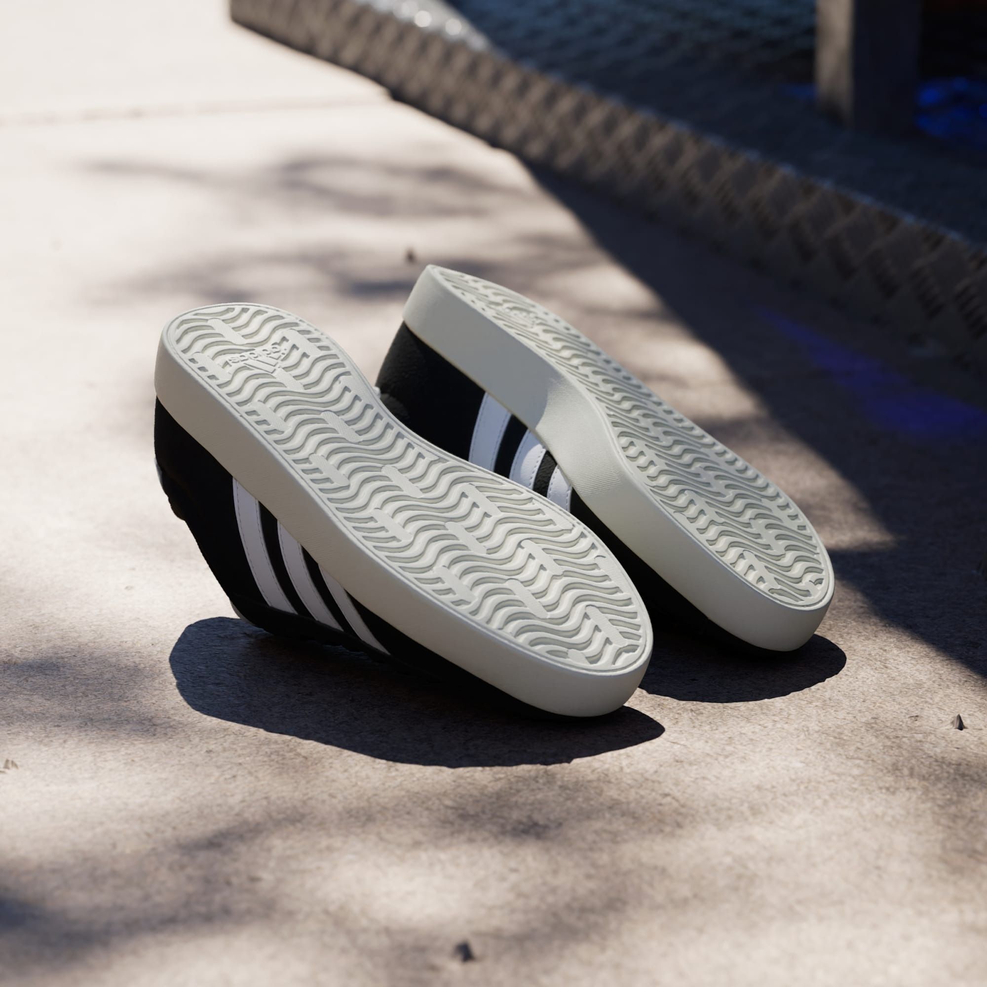 Кеды женские Adidas Vl Court 3.0 ID6279 36 (3.5 UK) черные фото 