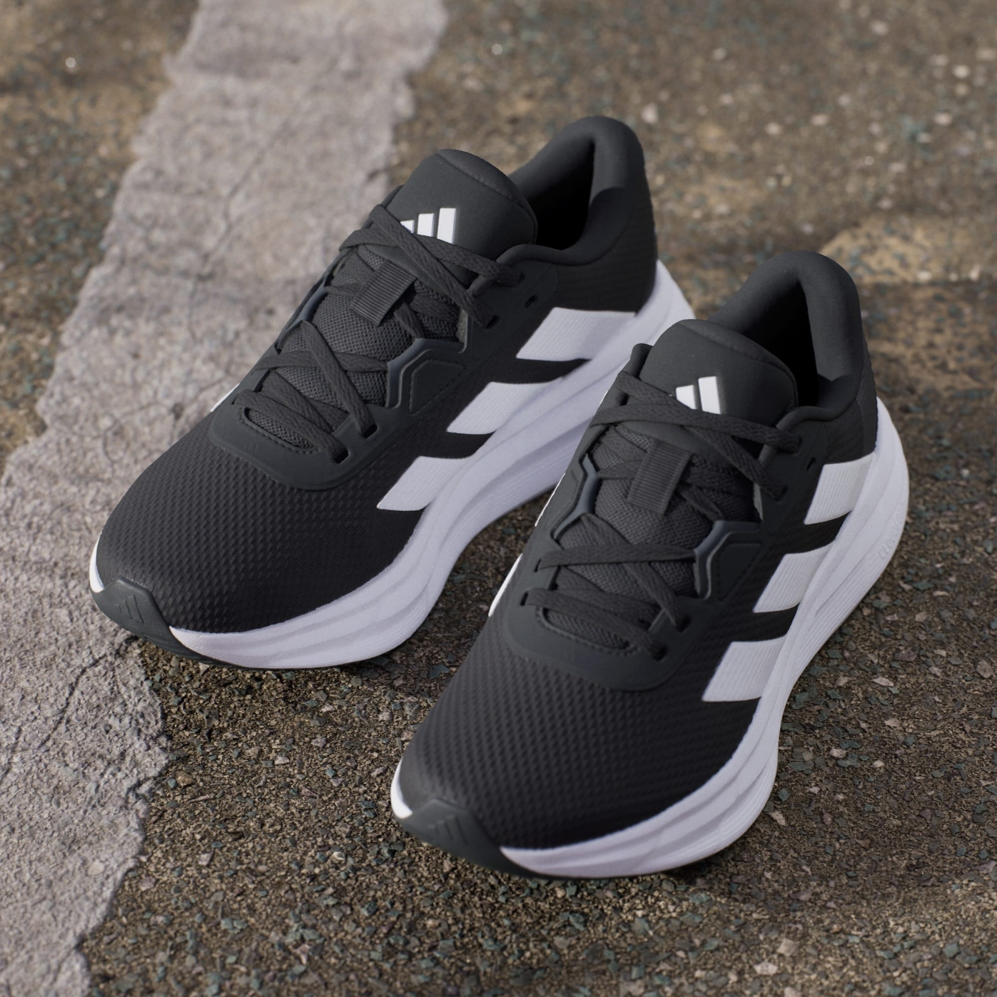 Кроссовки женские Adidas Galaxy 7 W ID8765 40 2/3 (7 UK) черные фото 