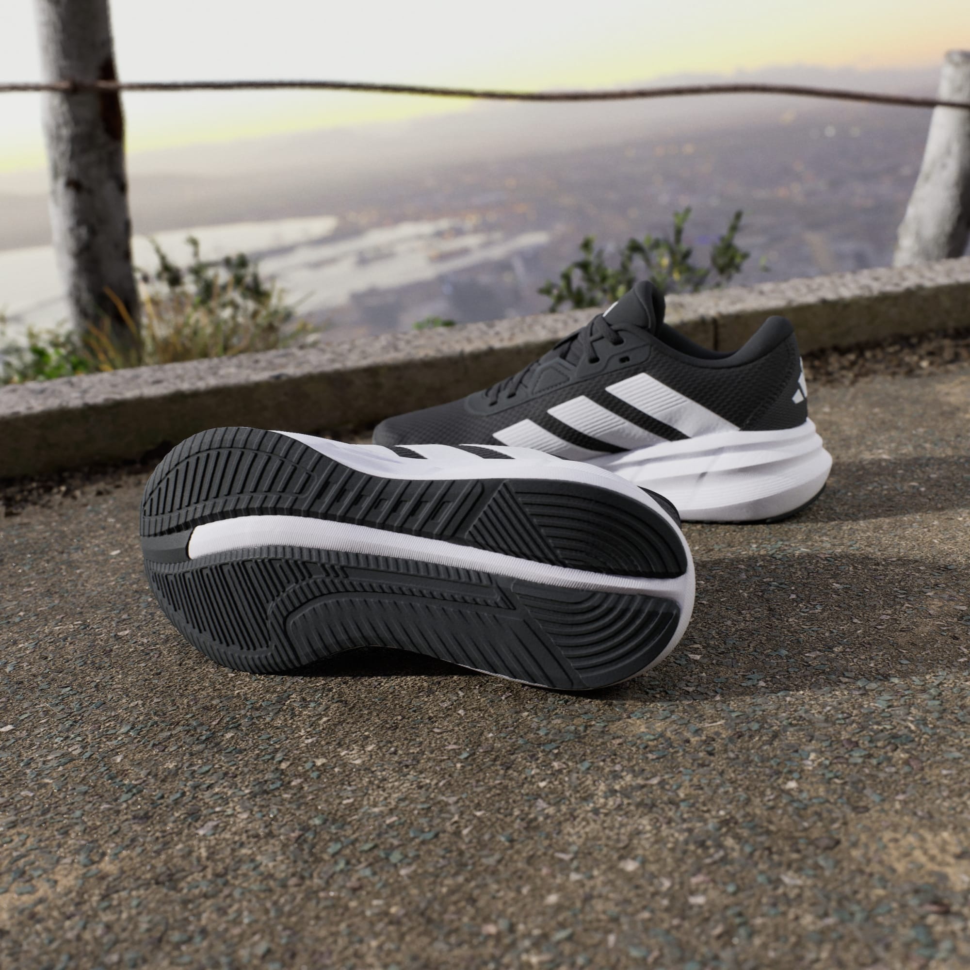 Кроссовки женские Adidas Galaxy 7 W ID8765 40 2/3 (7 UK) черные фото 