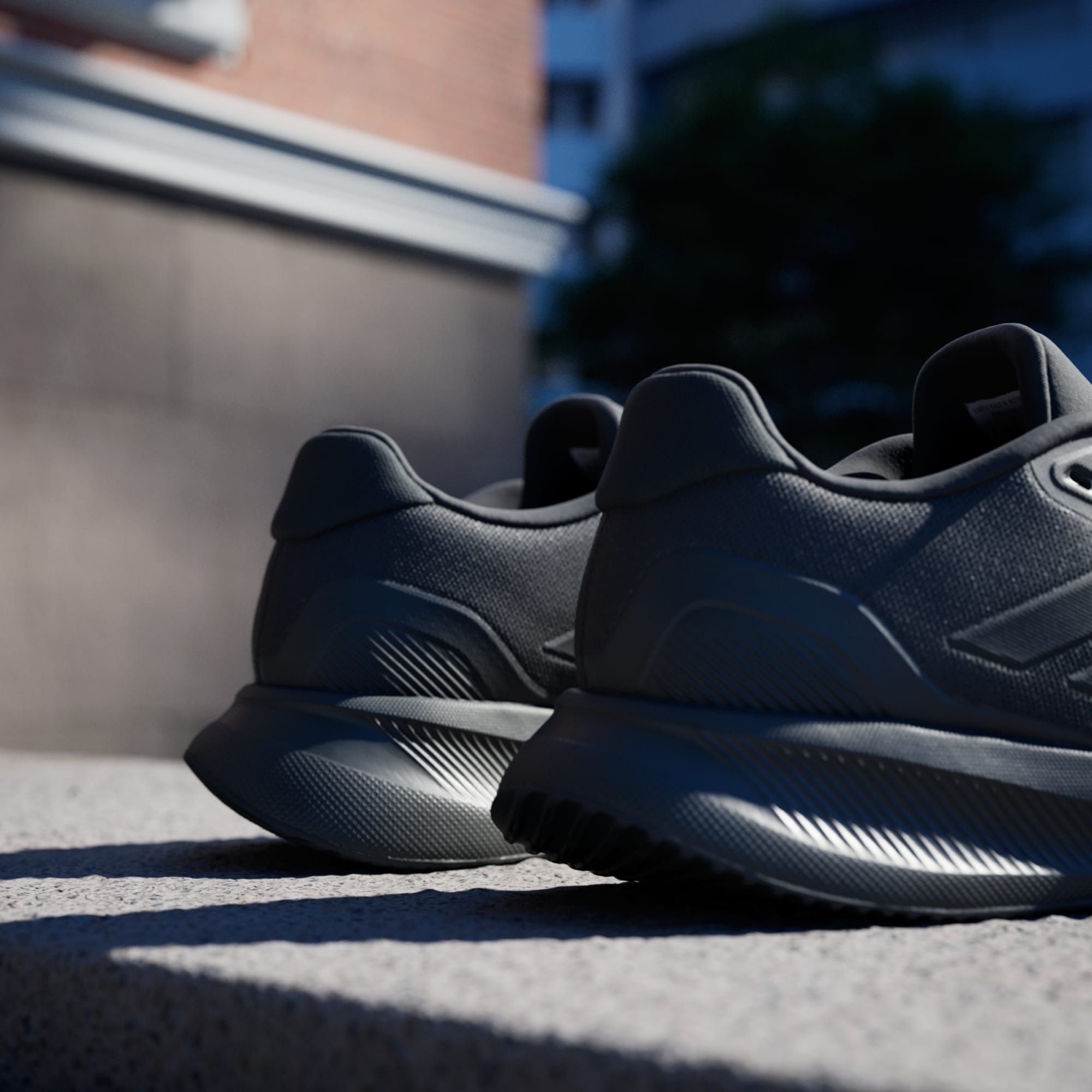 Кроссовки женские Adidas Runfalcon 5 W IE8828 36 (3.5 UK) черные фото 12