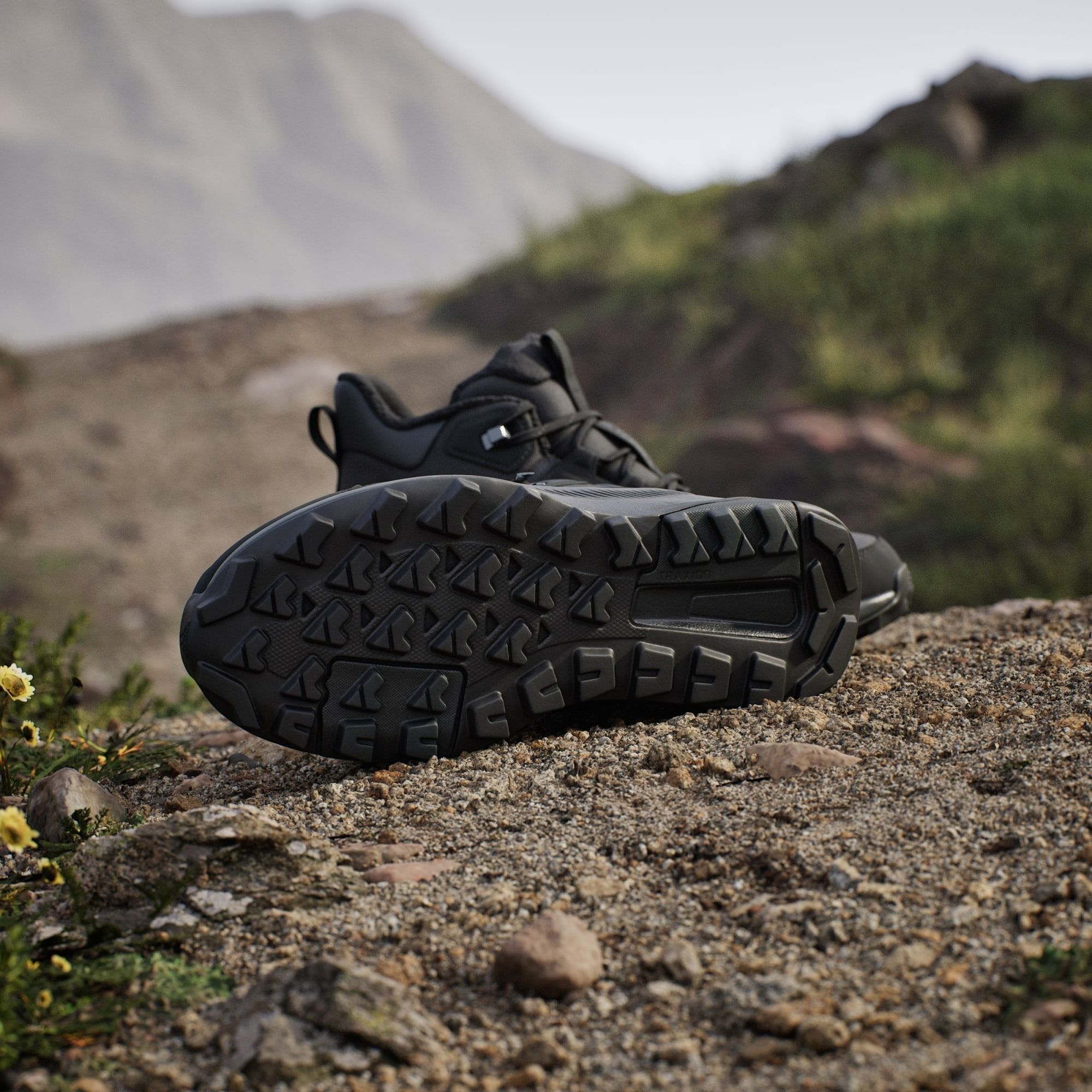 Ботинки женские Adidas Terrex Anylander Climawarm + W JH8777 36 (3.5 UK) черные фото 6