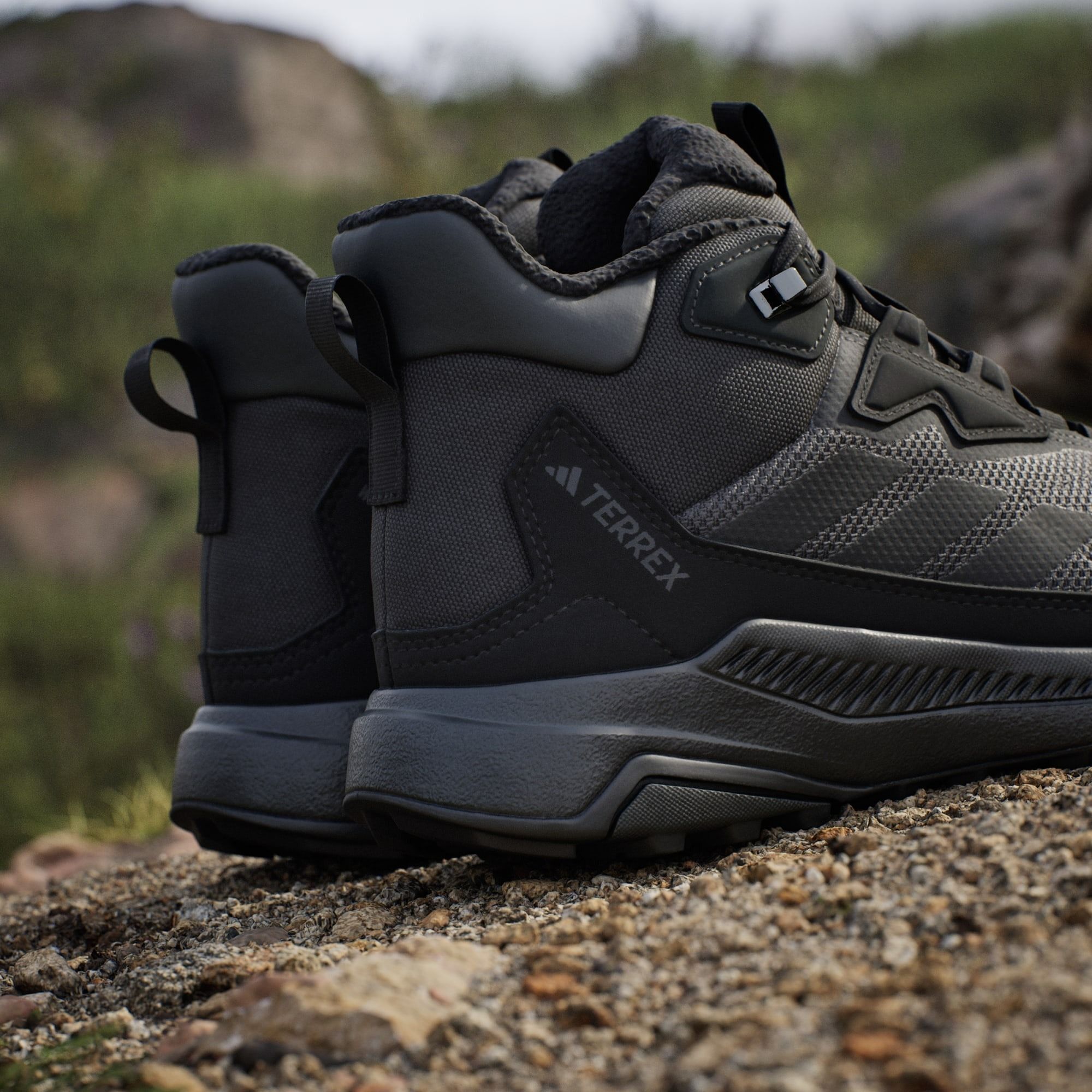 Ботинки женские Adidas Terrex Anylander Climawarm + W JH8777 36 (3.5 UK) черные фото 8