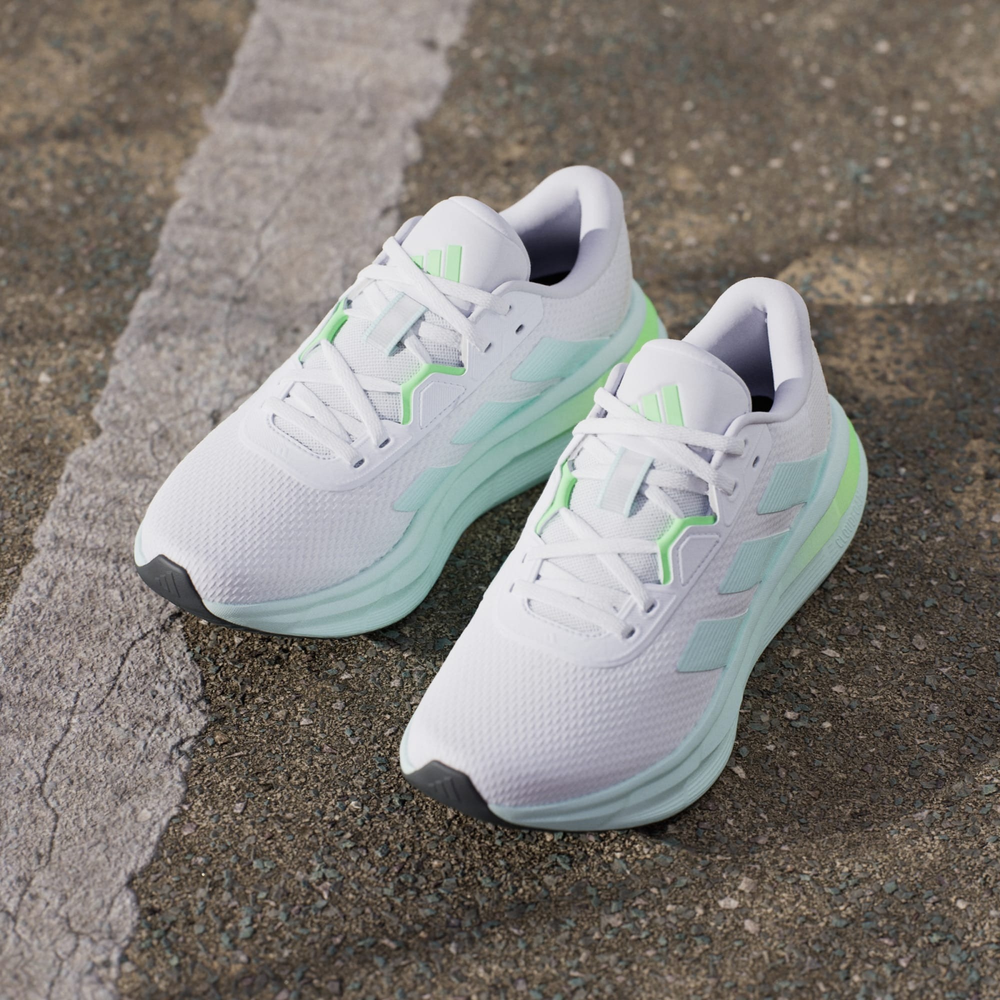 Кроссовки женские Adidas Galaxy 7 W JQ2610 36 (3.5 UK) белые фото 12