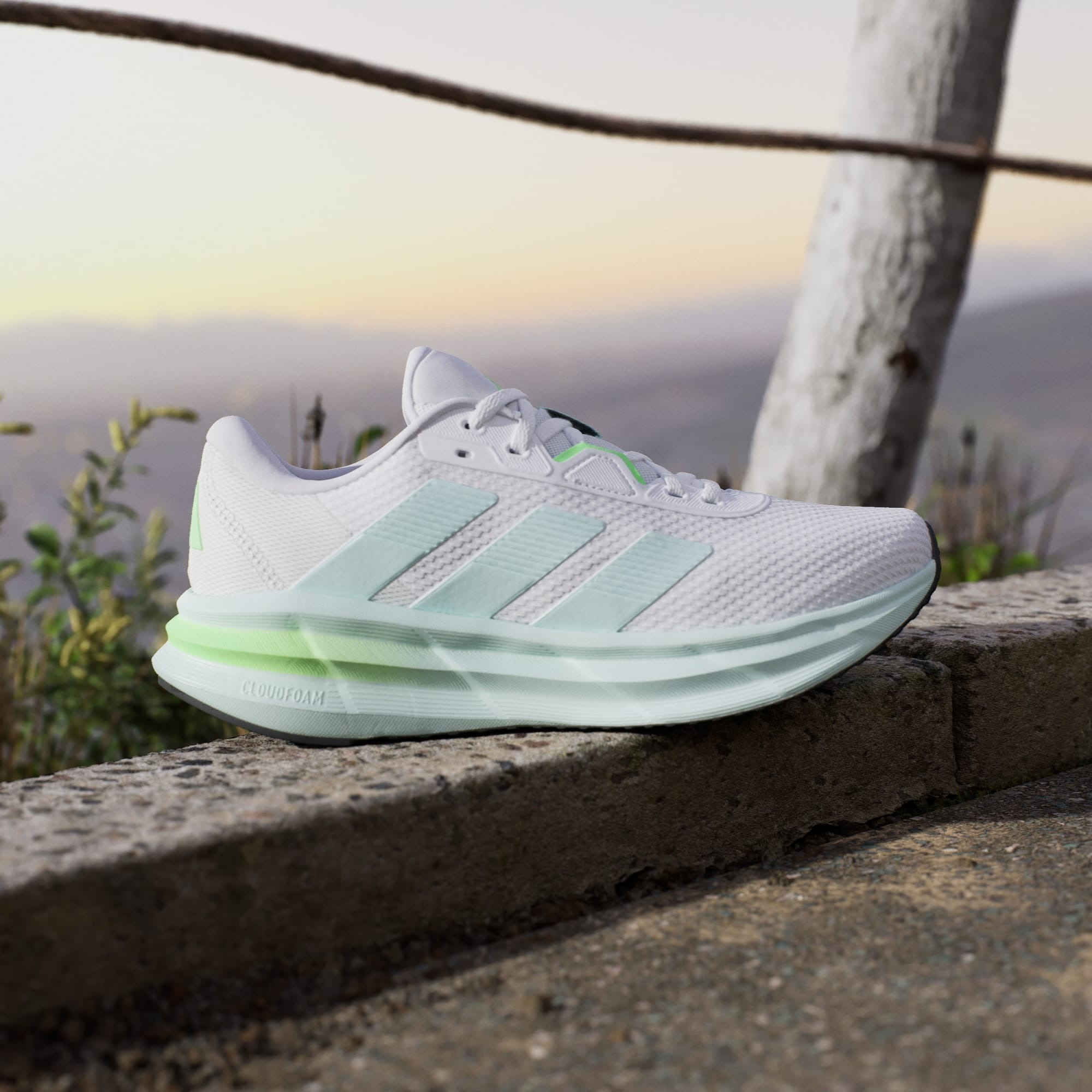 Кроссовки женские Adidas Galaxy 7 W JQ2610 36 (3.5 UK) белые фото 9