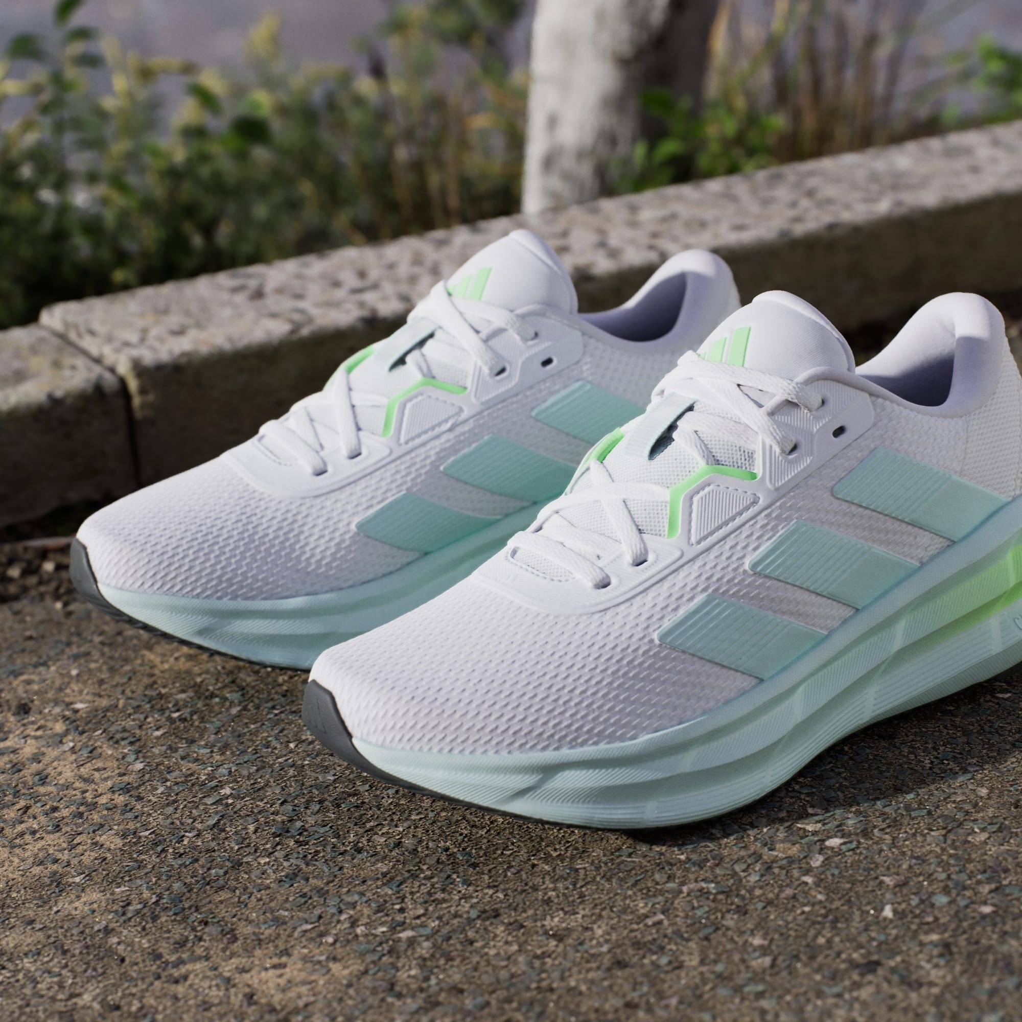 Кроссовки женские Adidas Galaxy 7 W JQ2610 36 (3.5 UK) белые фото 13