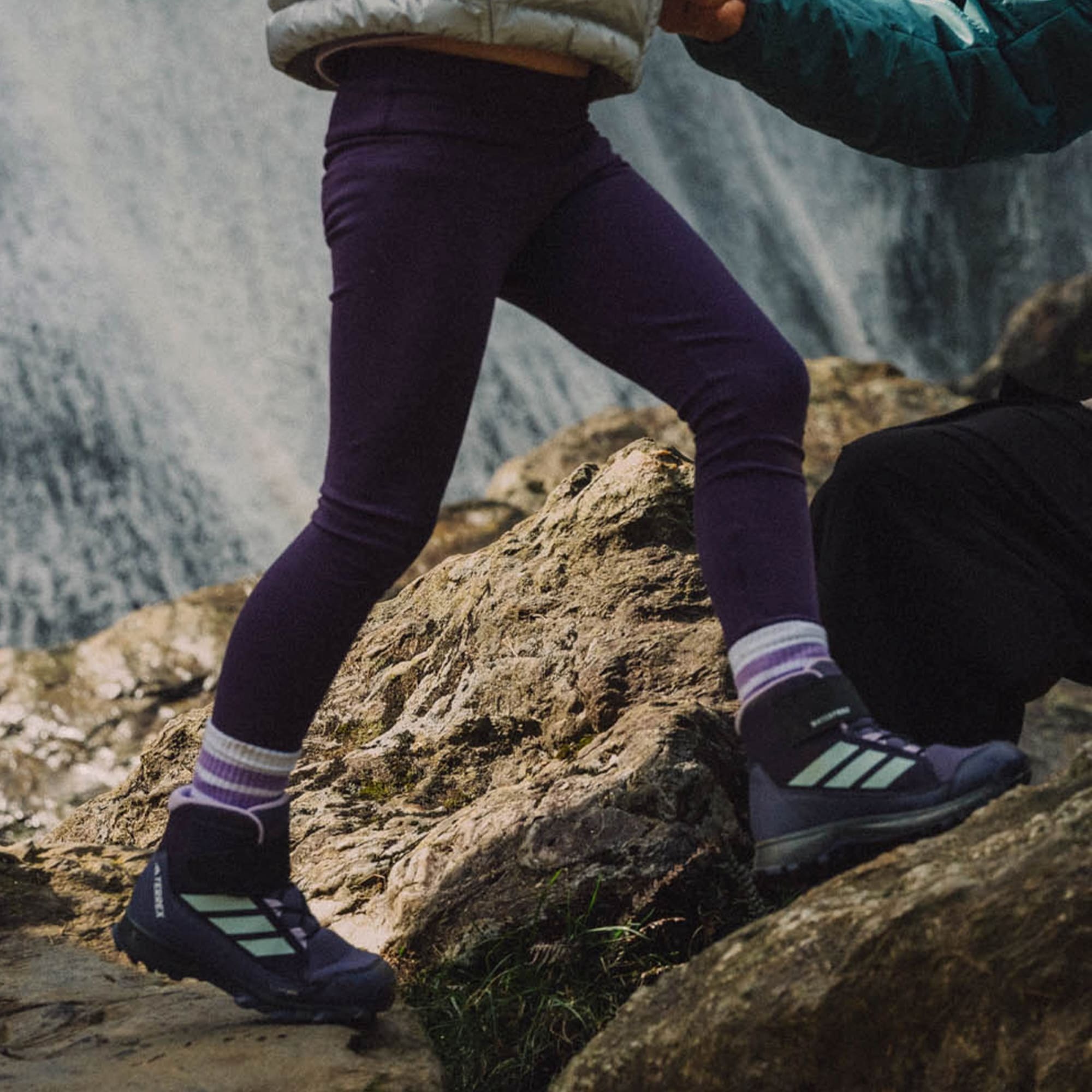 Ботинки для девочек Adidas Ter terus Snow CW K JR4190 28 (10UK) фиолетовые фото 11