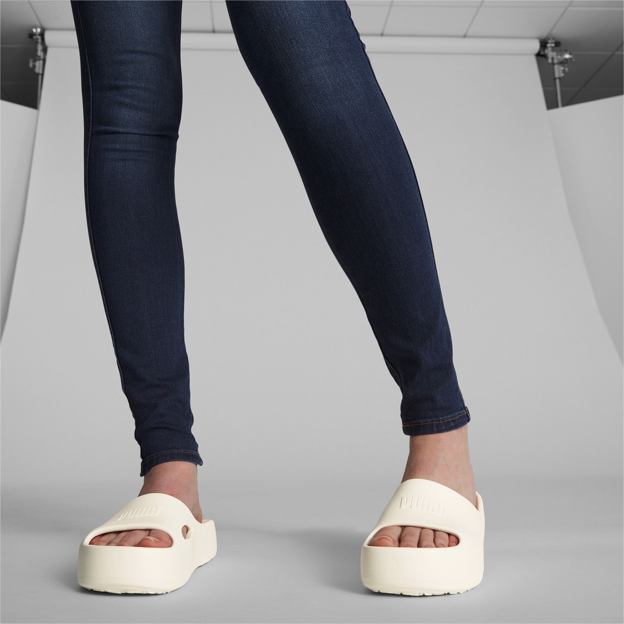 Шлепанцы женские Puma Shibusa 389082-02 40.5 (7 UK) молочые фото 8