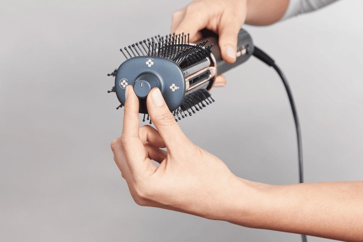 Фен-щітка Rowenta Air Brush 3D UB9720E0фото