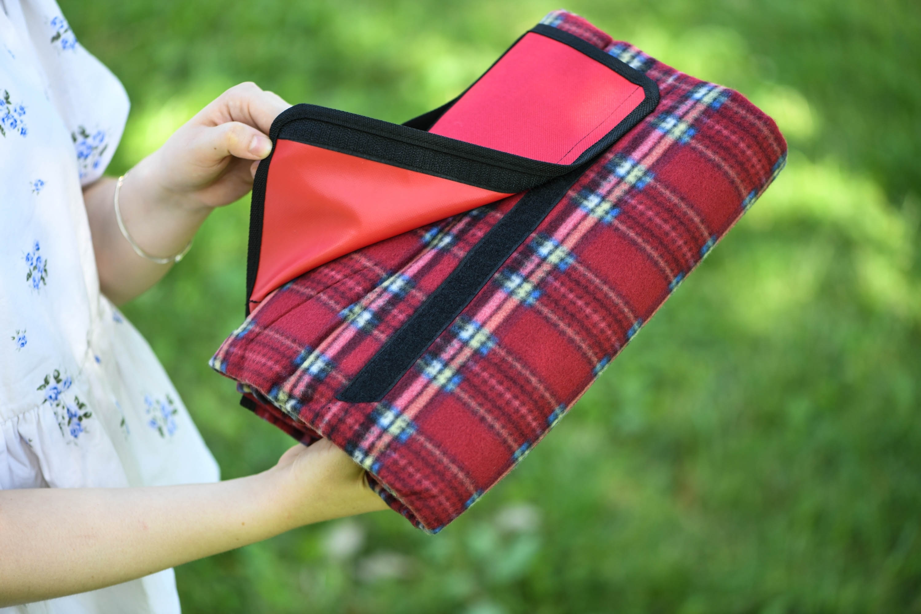 Плед ARDESTO Picnic 130х170см, 100% полиэстер, ячейка красная (ART0916RC) фото 9