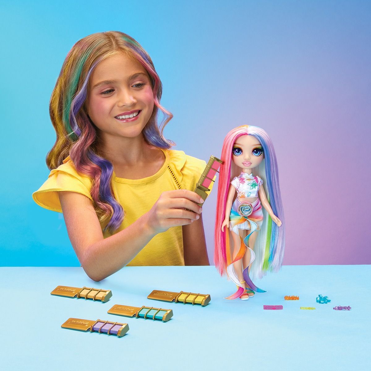 Игровой набор с куклой Rainbow High серии "Мел для волос и стиль" – Амая (526780) фото 