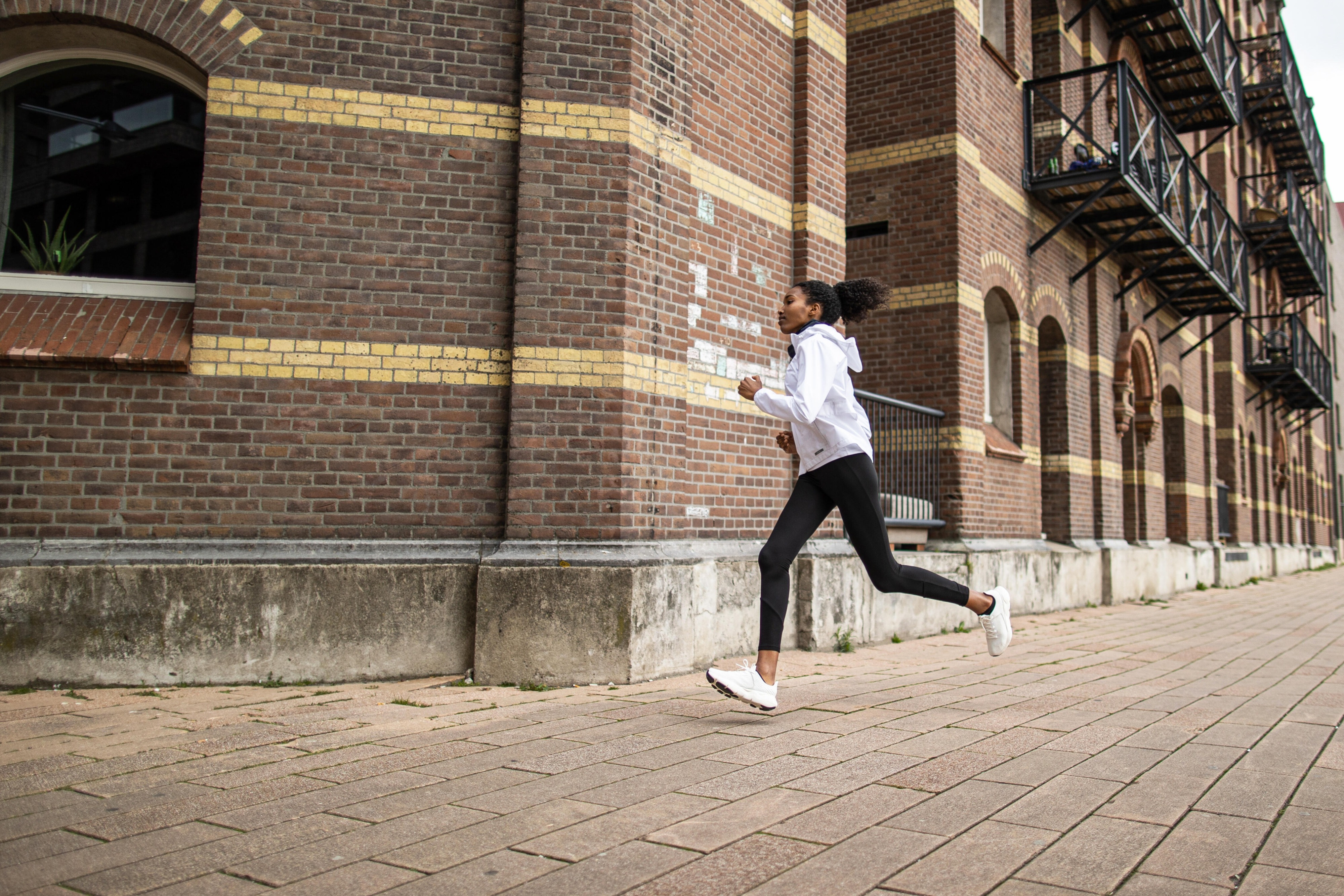 Дождевик женский для бега Kalenji Run Rain 100 8853513 2XL белый фото 8