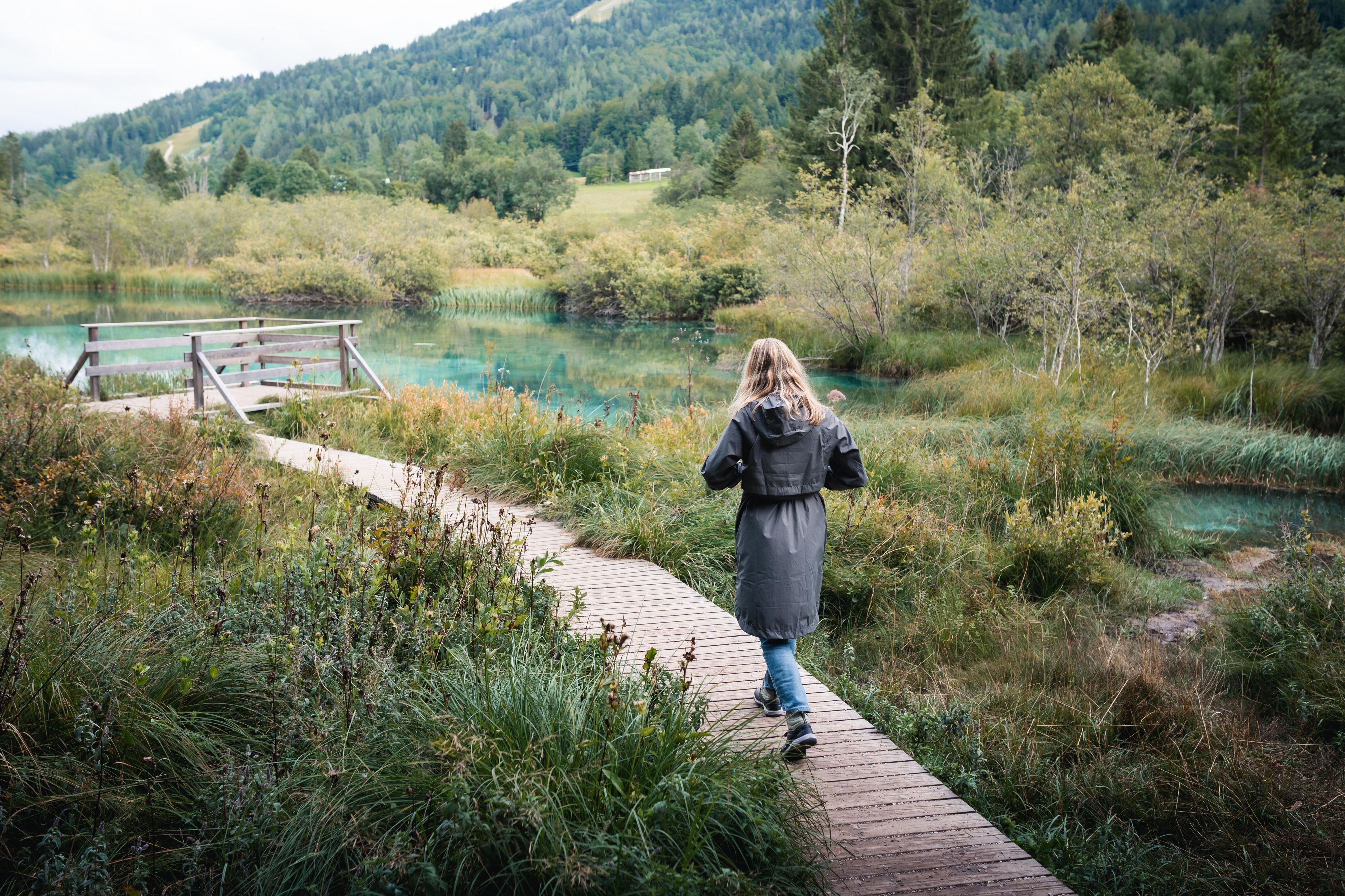 Дощовик жіночий Quechua Raincut Long водонепроникний 8589389 XS зеленийфото