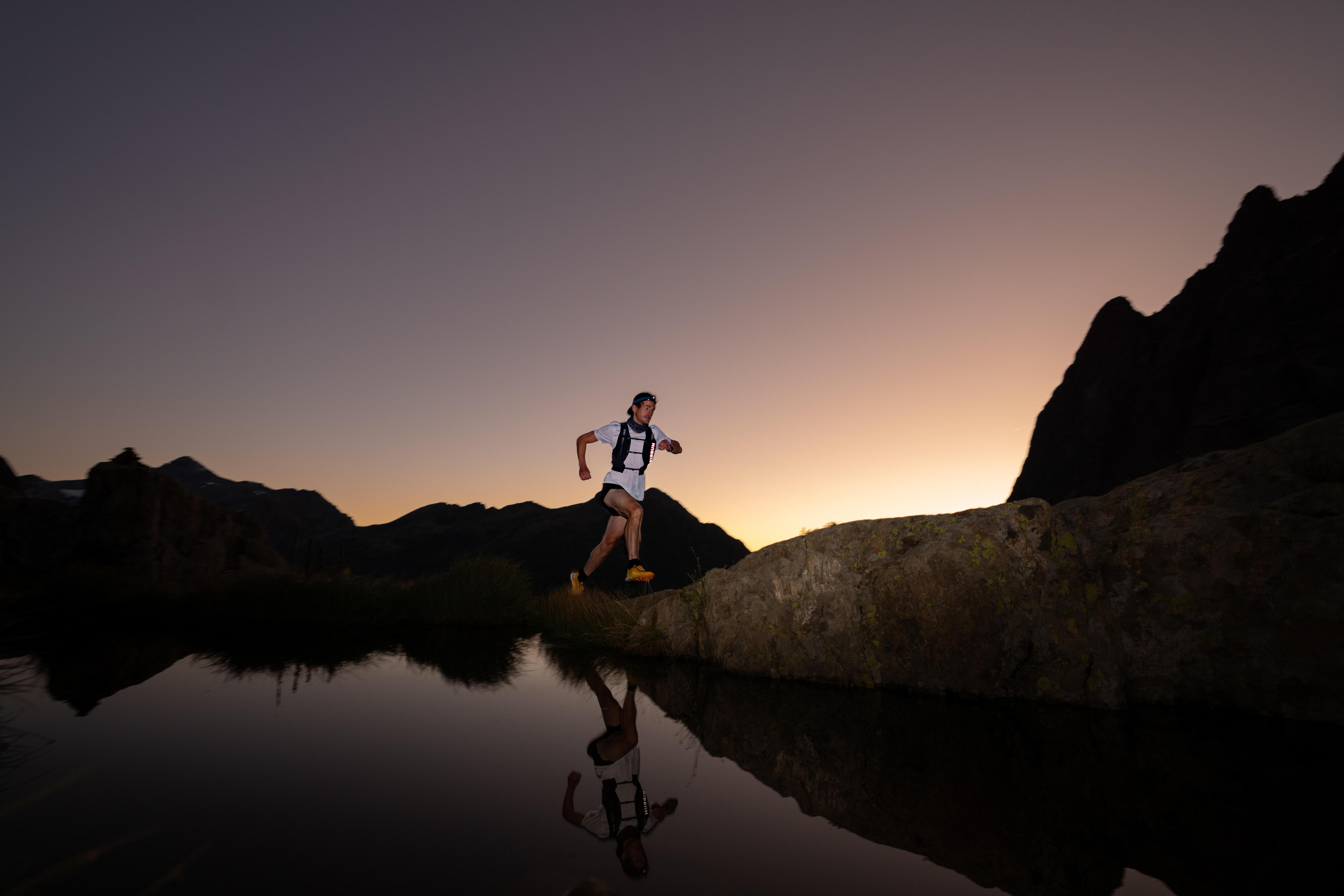 Шорты мужские для бега Kiprun Run 500 8861551 L черные фото 8