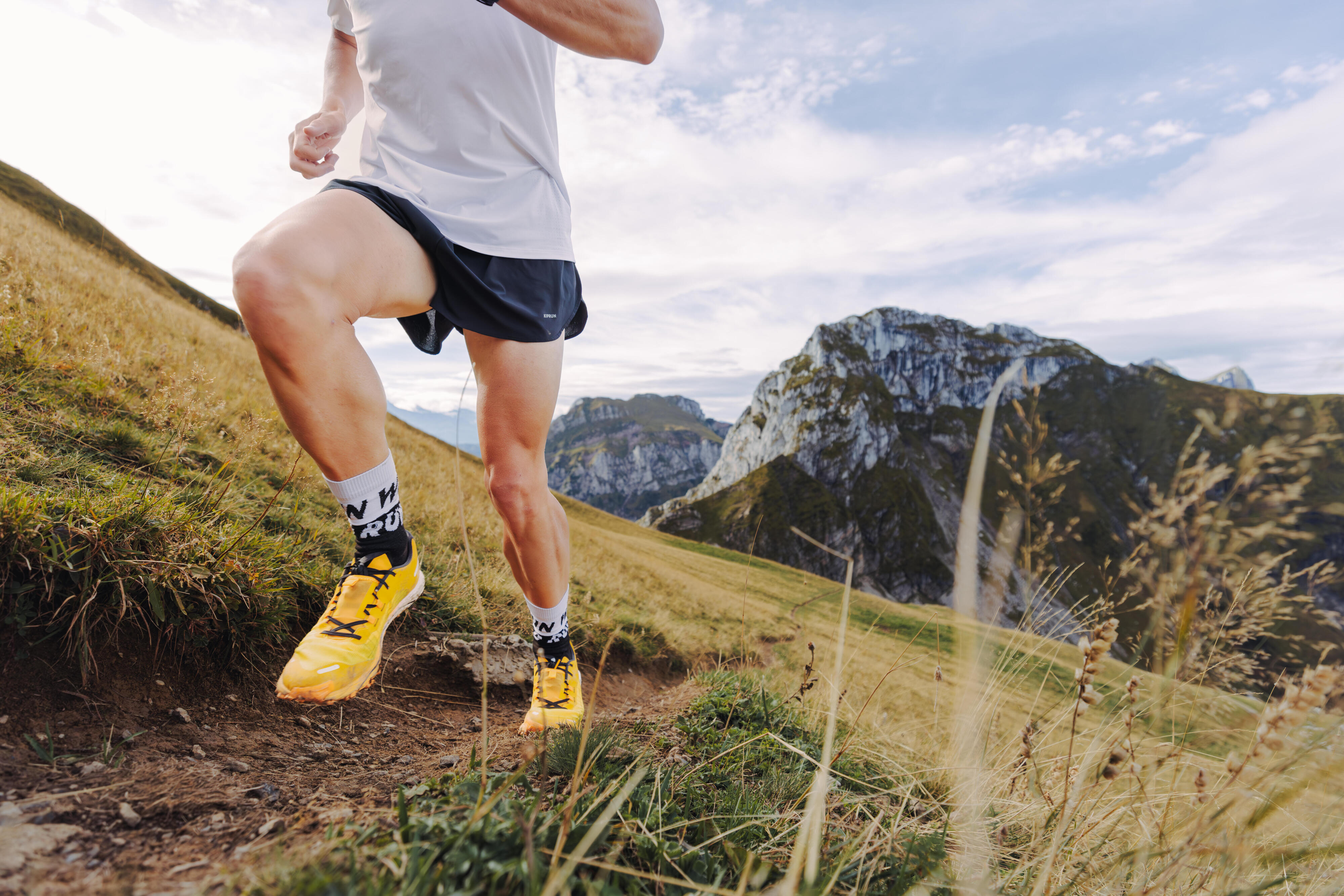 Шорты мужские для бега Kiprun Run 500 8861551 L черные фото 12