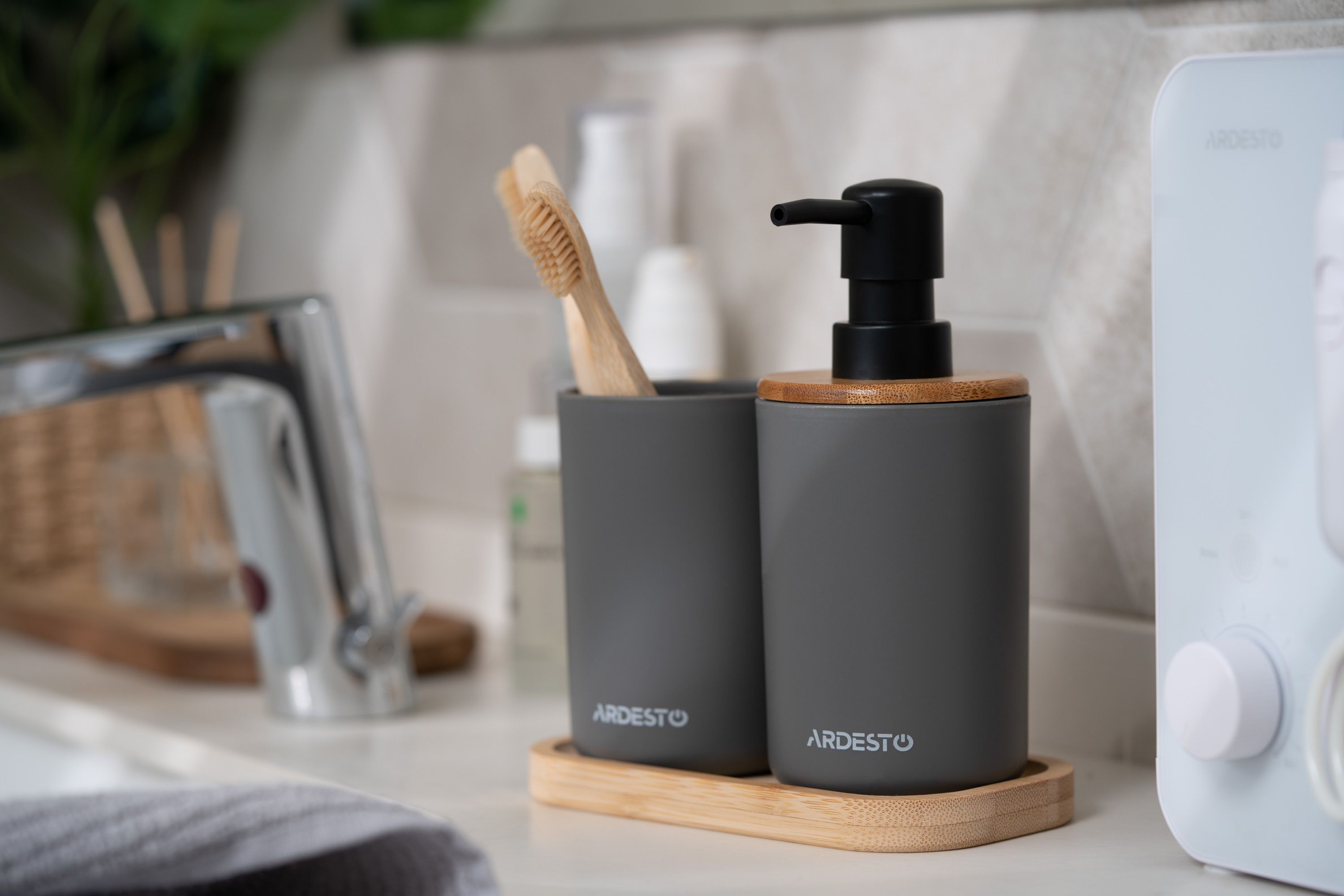 Набір для ванної кімнати ARDESTO Minimalism 360мл, 3 предмети, сірий темний (ARHB3110GB)фото