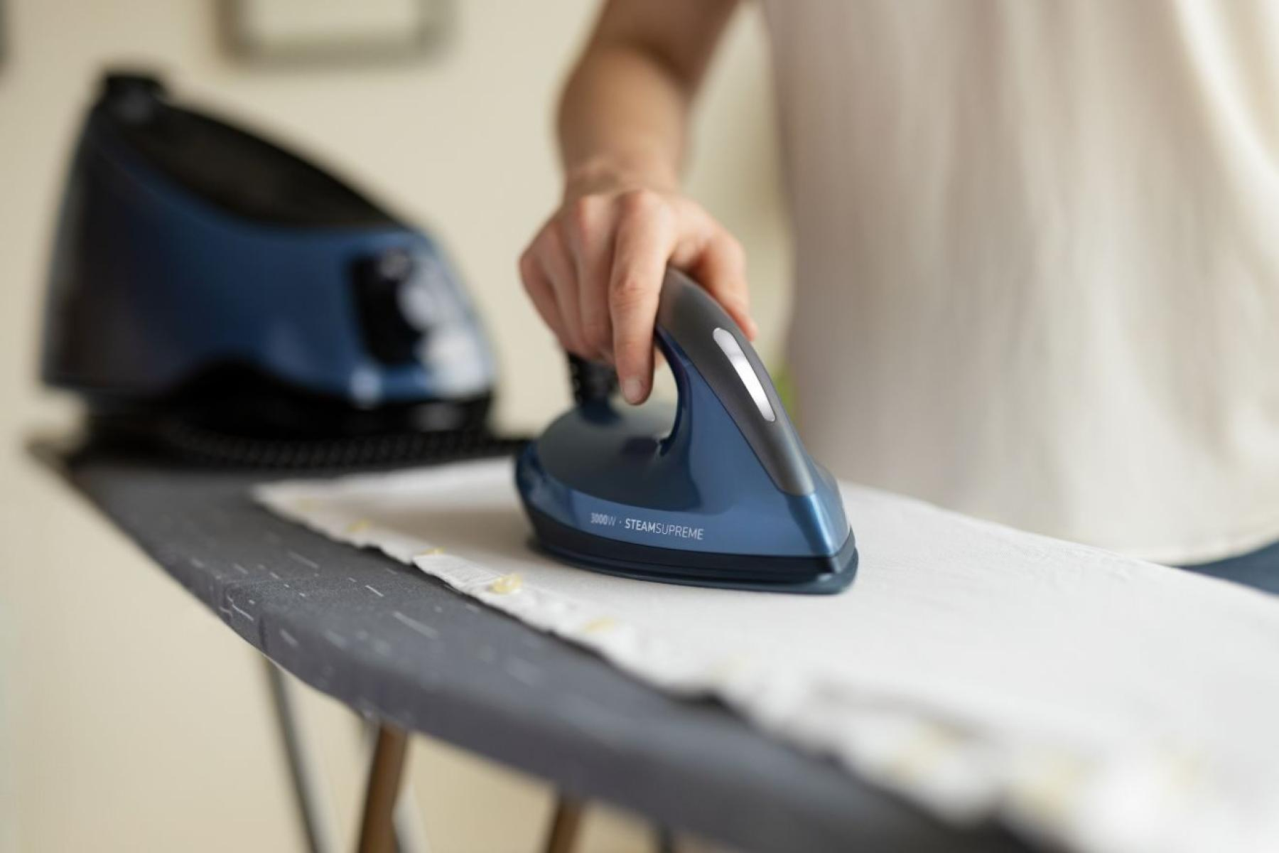 Утюг с парогенератором Gorenje SGD3000BBK фото 15