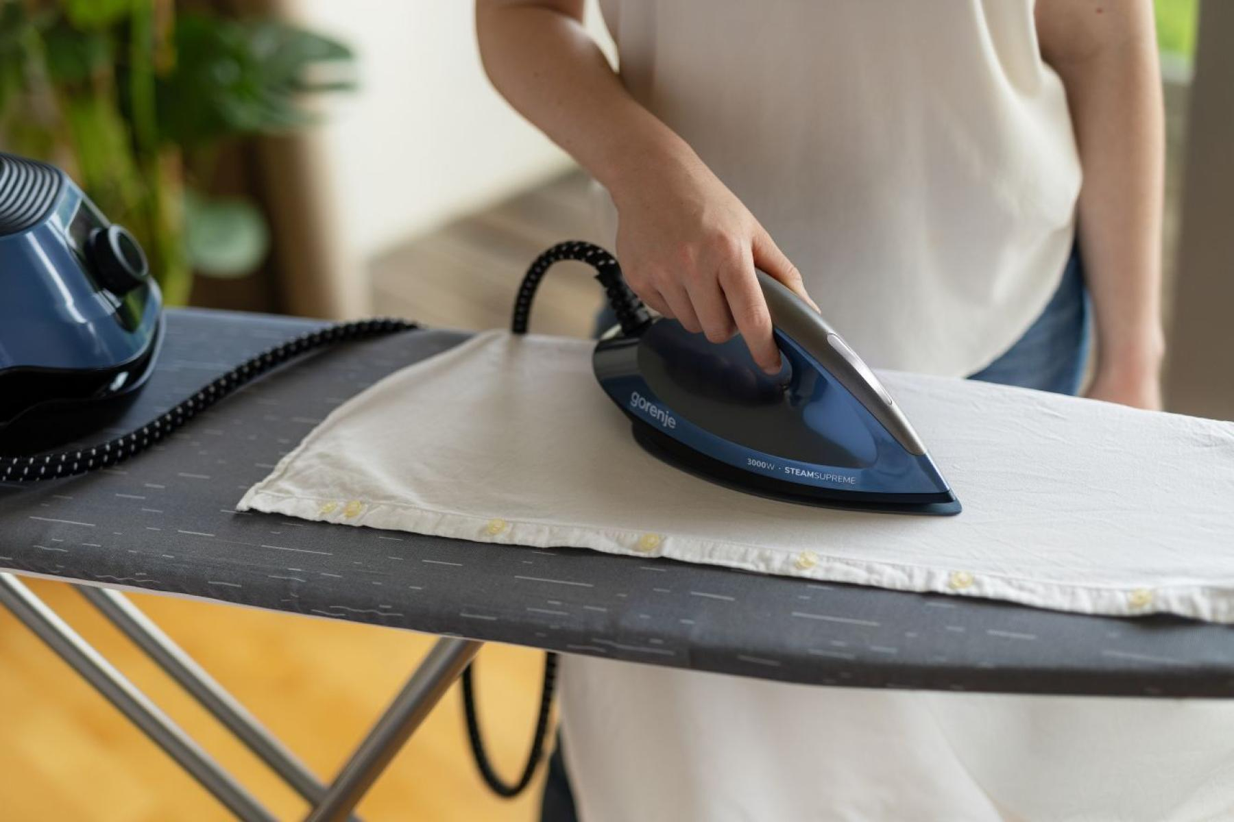 Утюг с парогенератором Gorenje SGD3000BBK фото 17