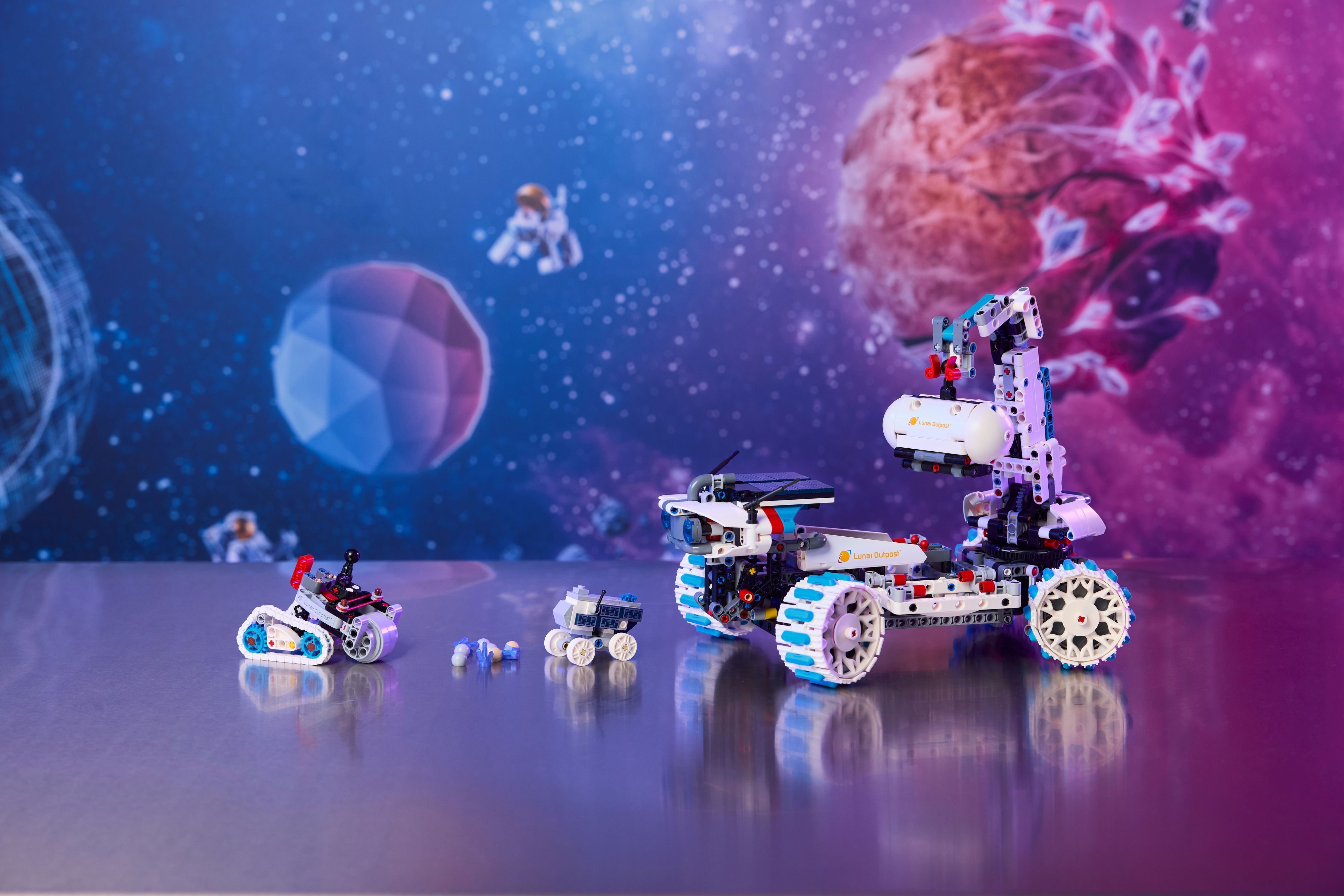 LEGO 42211 Technic Місяцехід Lunar Outpost. Космічний корабльфото4