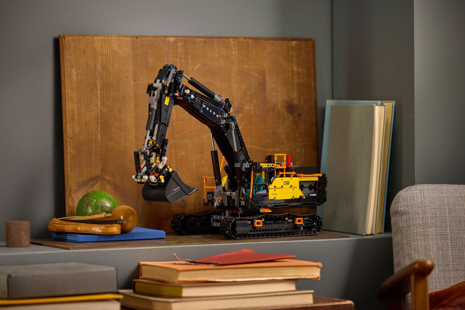 LEGO 42215 Technic Екскаватор Volvo EC500 Hybridфото