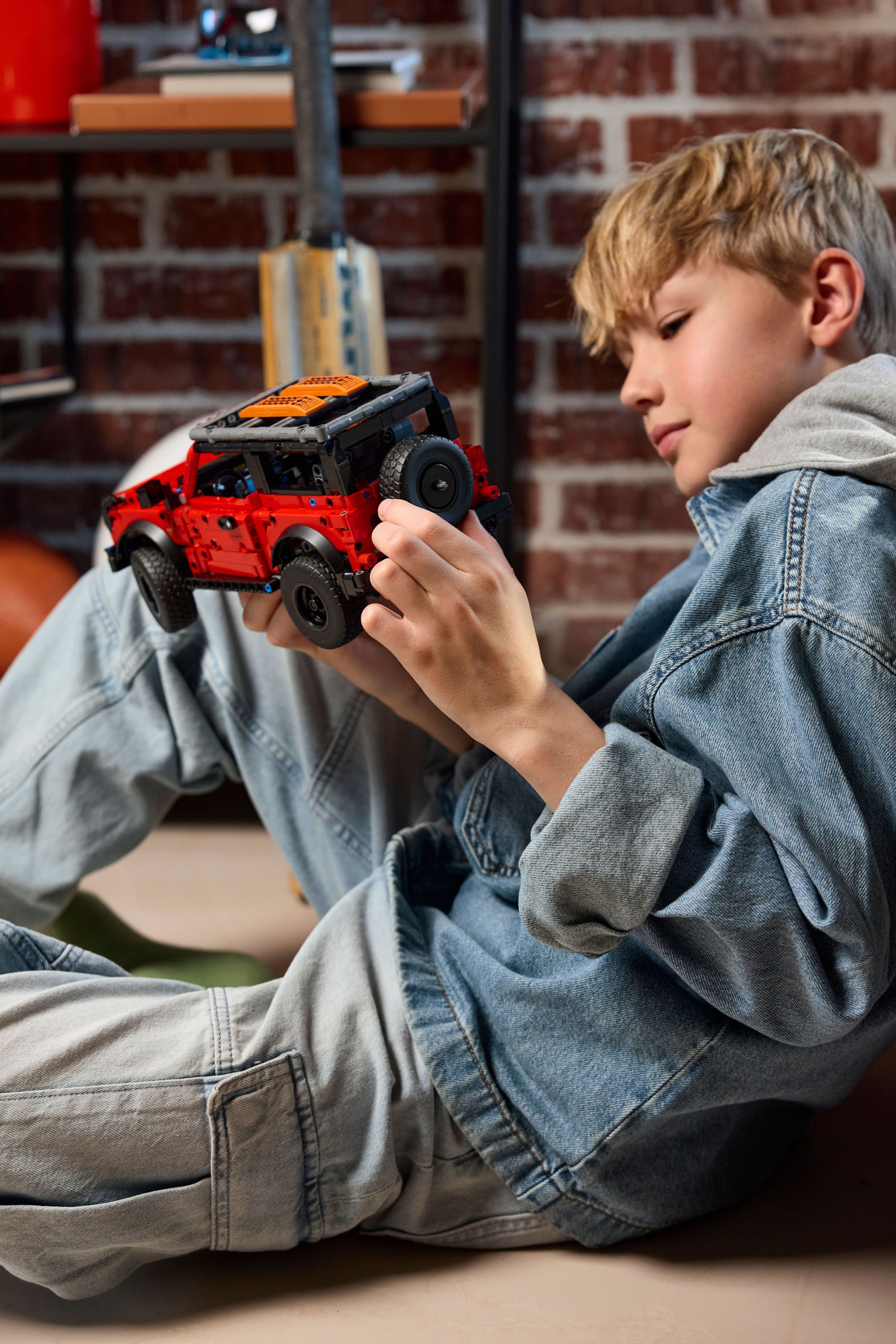 LEGO 42213 Technic Позашляховик Ford Broncoфото8