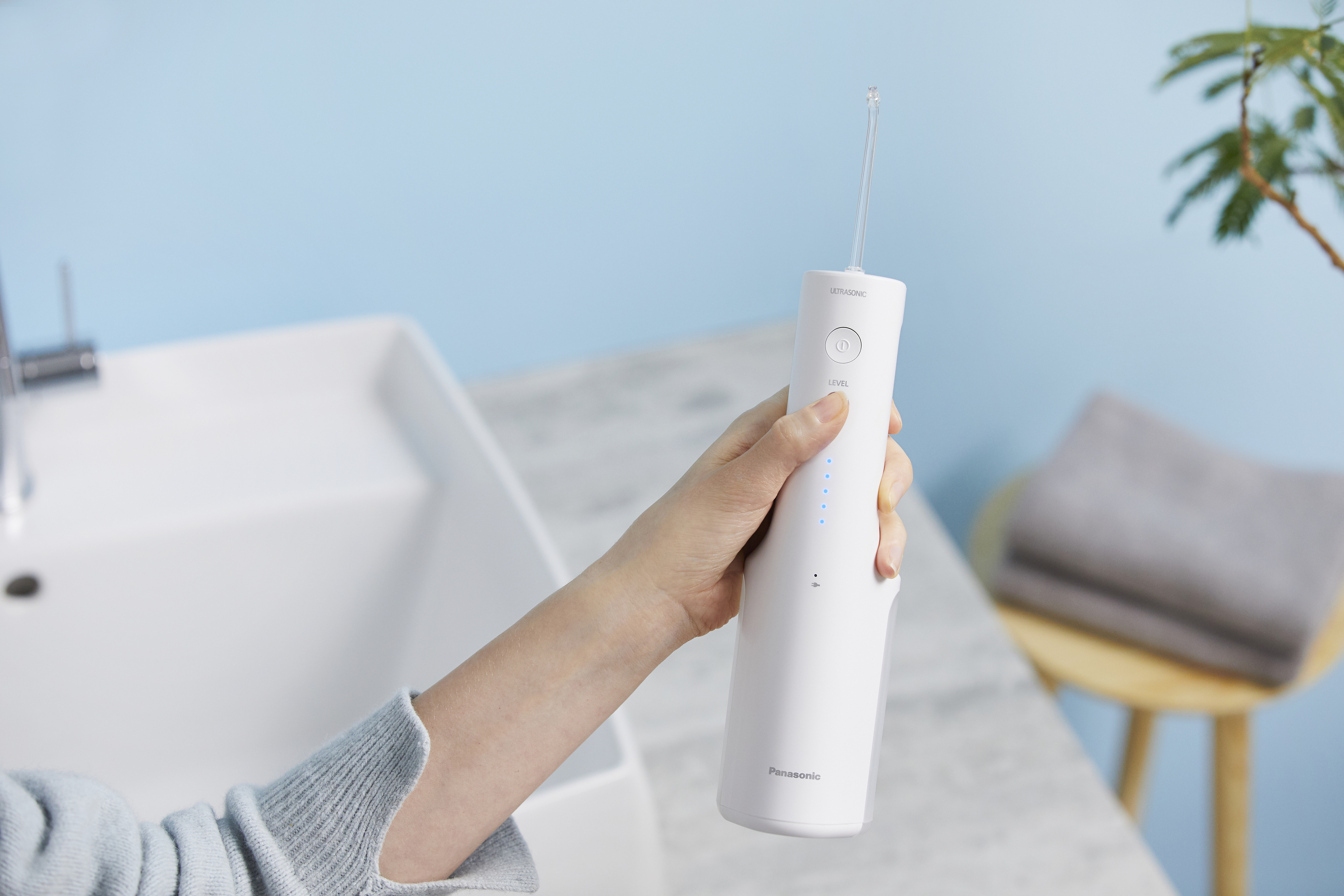 Ирригатор Panasonic EW-DJ66-W321 фото 12