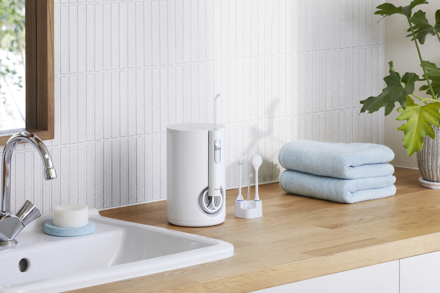 Ирригатор Panasonic EW1614W520 фото