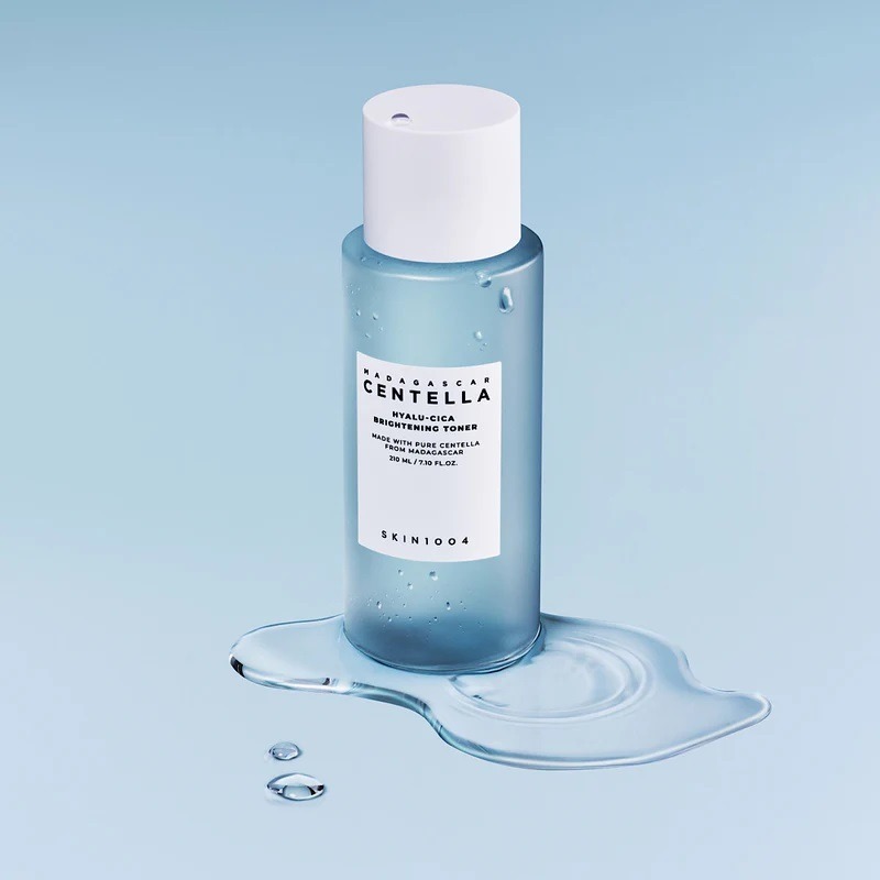 Тонер освітлювальний Skin1004 Hyalu-cica на основі гіалуронової кислоти 210 млфото