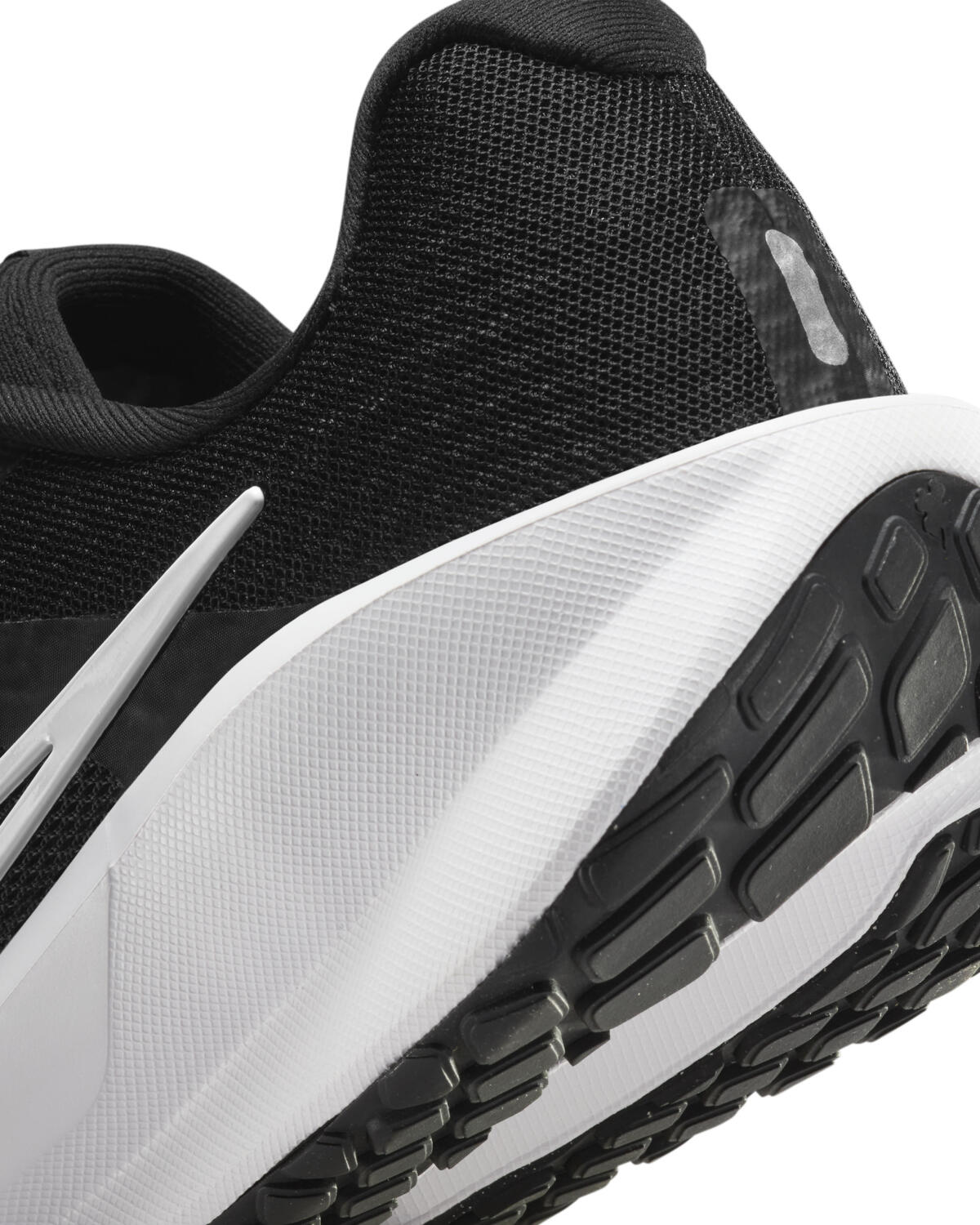 Кроссовки женские Nike W Downshifter 13 FD6476-001 41 (9.5 US) черные фото