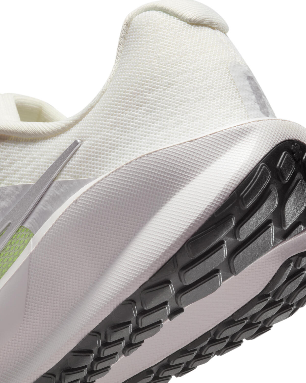 Кроссовки женские Nike W Downshifter 13 FD6476-106 39 (8 US) бежевые фото