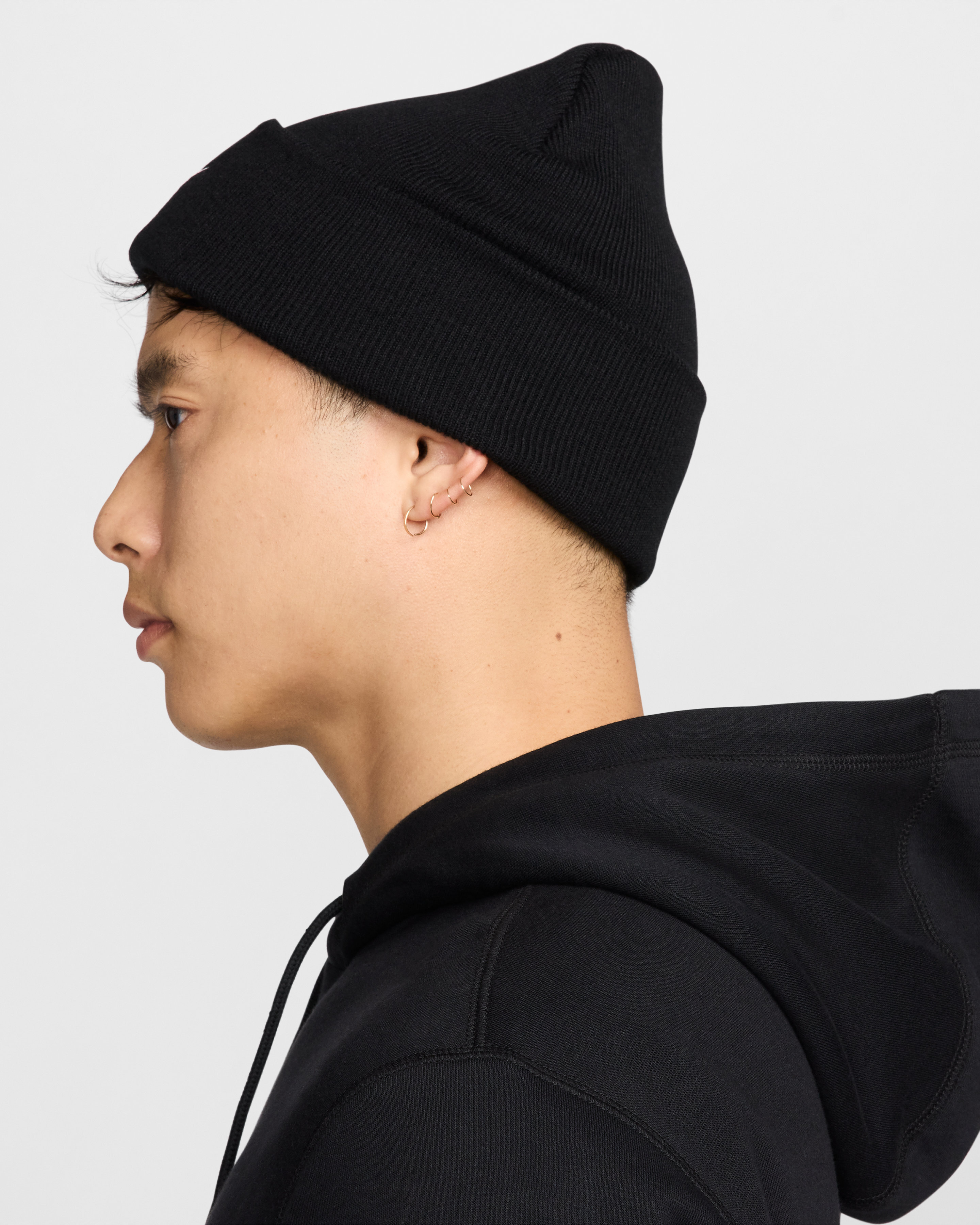 Шапка Nike U Nk Peak Beanie Tc Swsh F24 L HF0187-010 One size чорнафото
