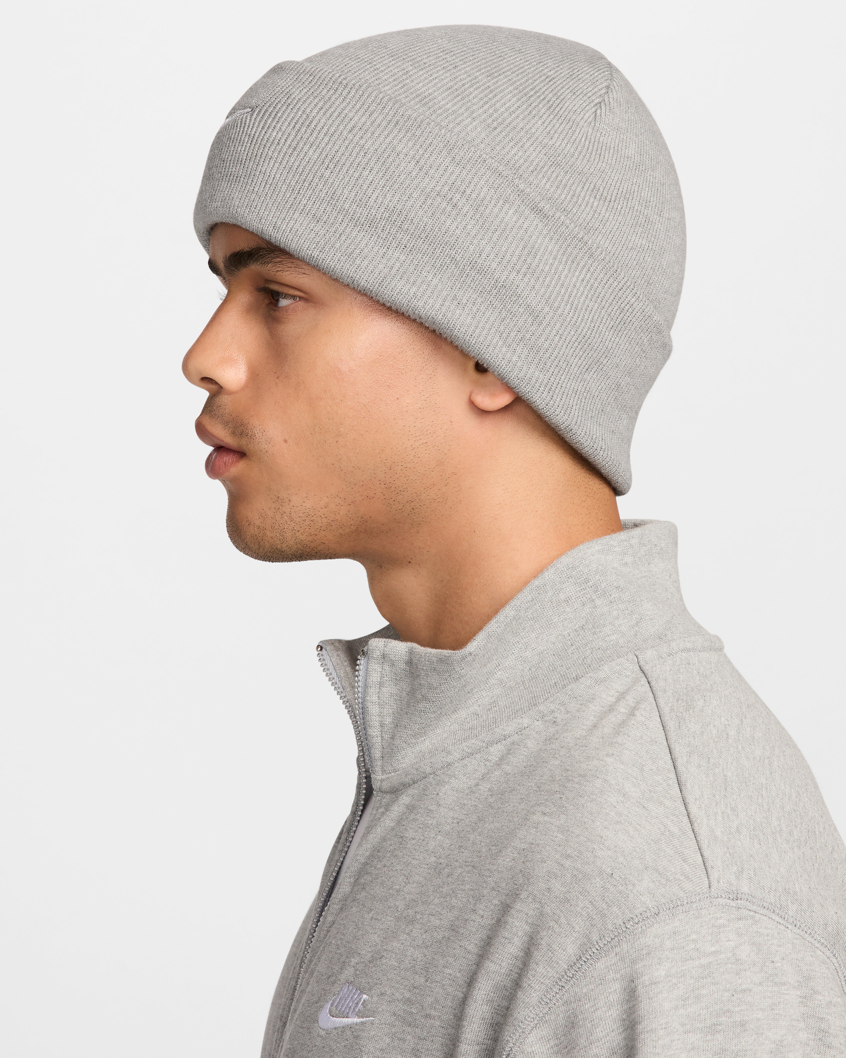 Шапка Nike U Nk Peak Beanie Tc Swsh F24 L HF0187-063 One size серая фото 