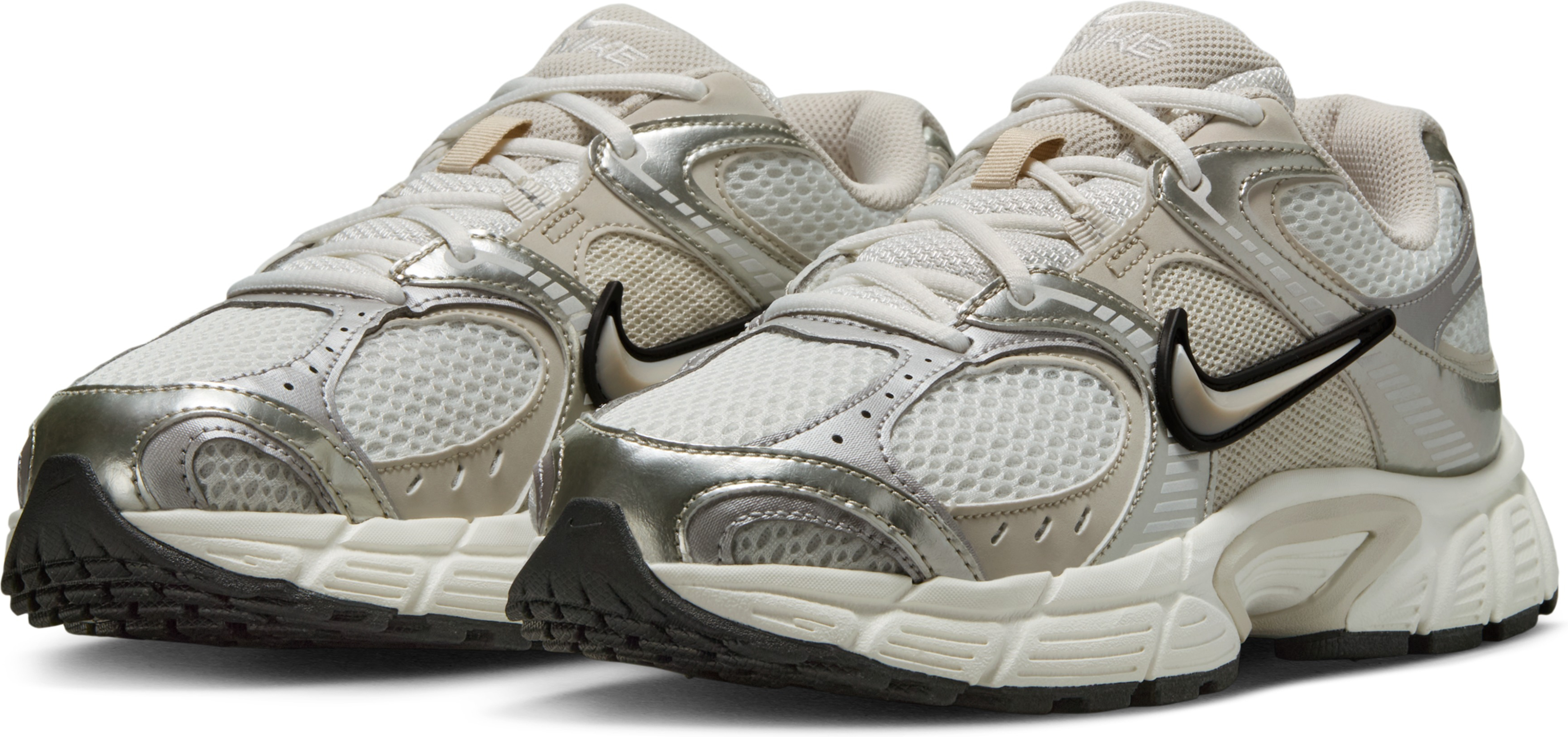 Кроссовки женские Nike W V5 RNR HQ7901-104 38.5 (7.5 US) бежевые фото 