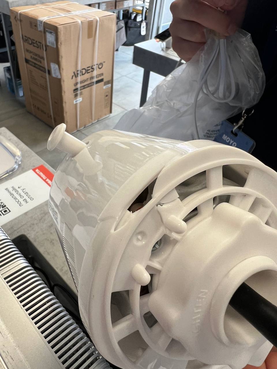 Вентилятор Ardesto FN-1608RW фото