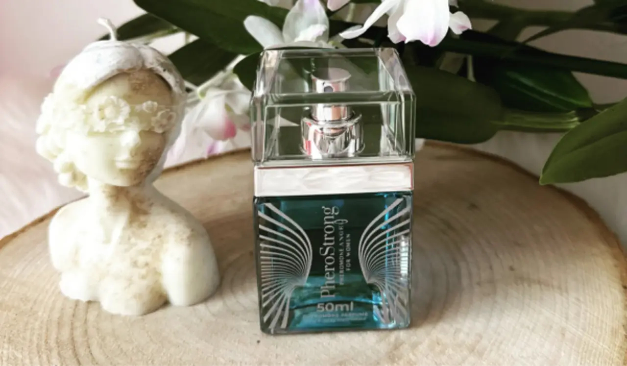 Духи с феромонами Medica-Group Pherostrong Angel для женщин 50 мл фото 10